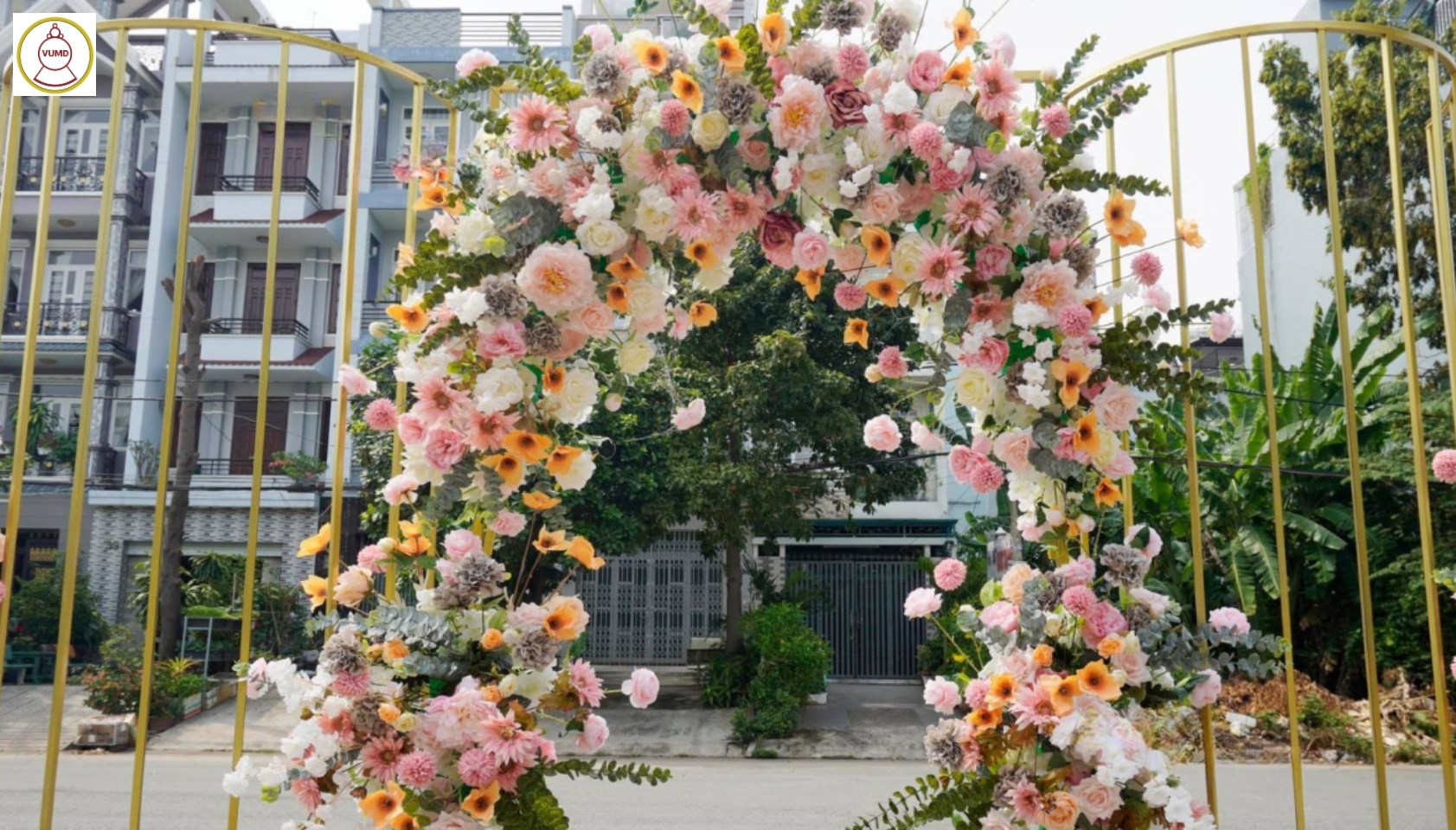 Background đám cưới tông hồng nâu