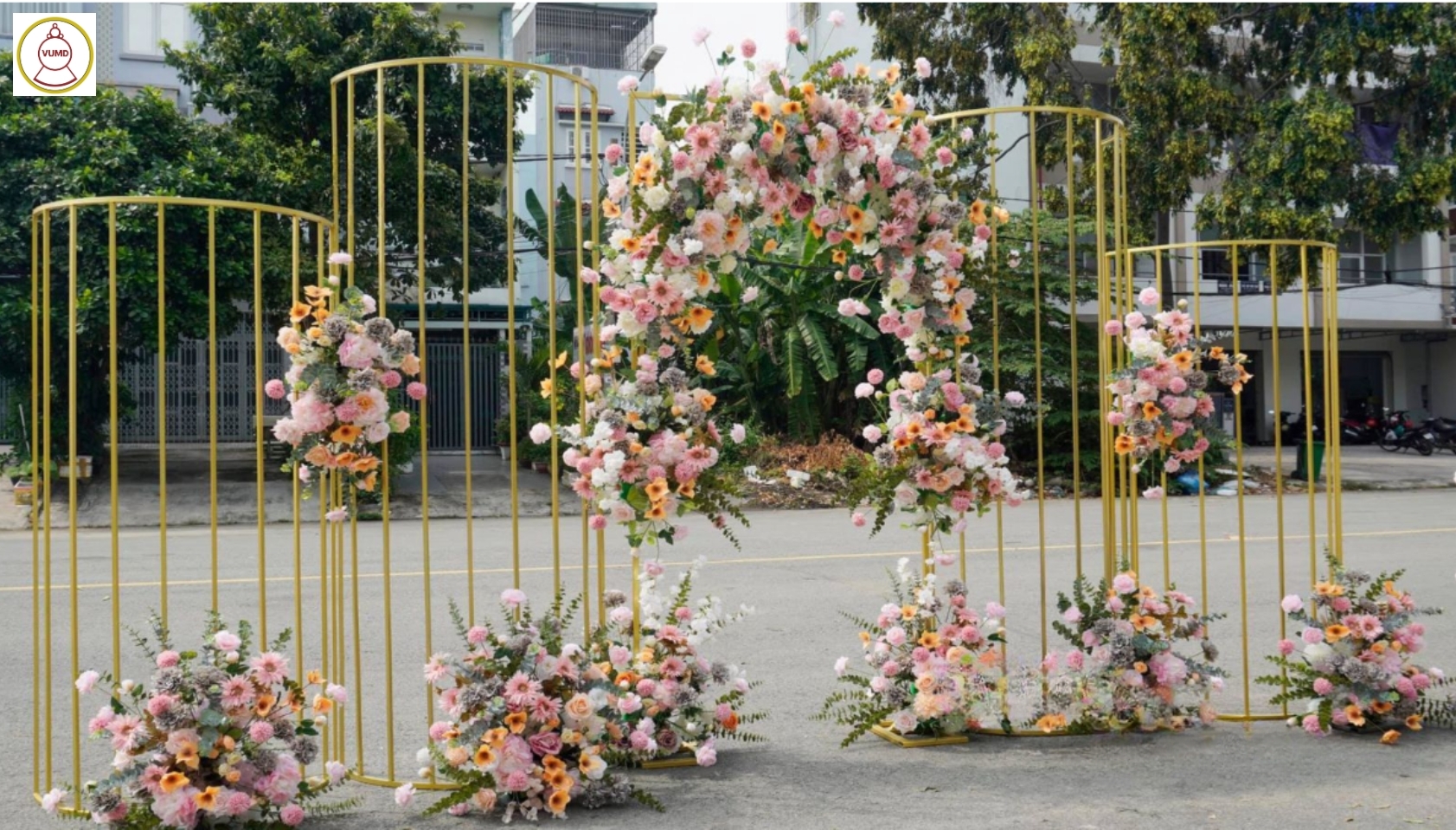 Background đám cưới tông hồng nâu