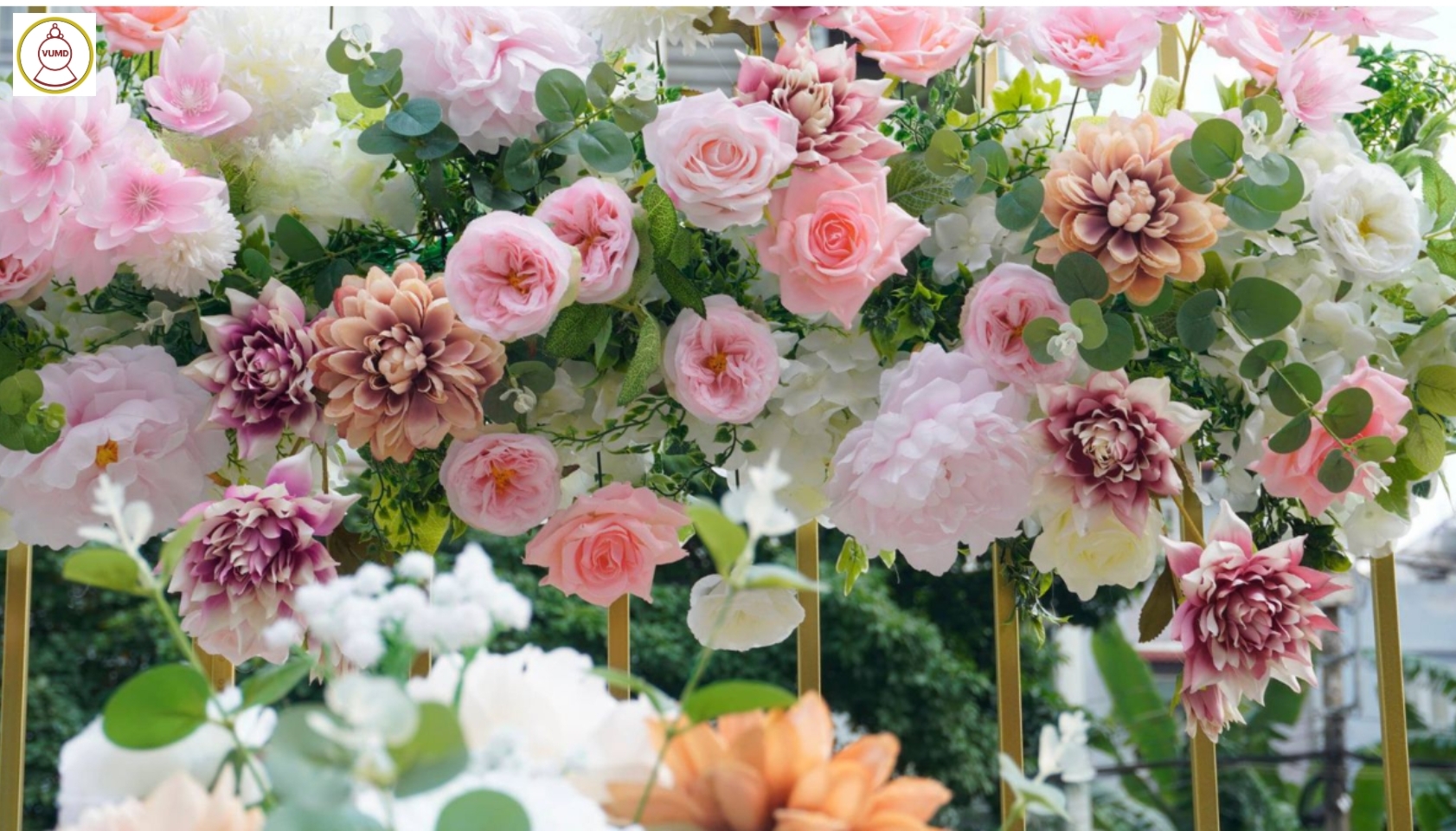 Background đám cưới tông hồng nâu 2