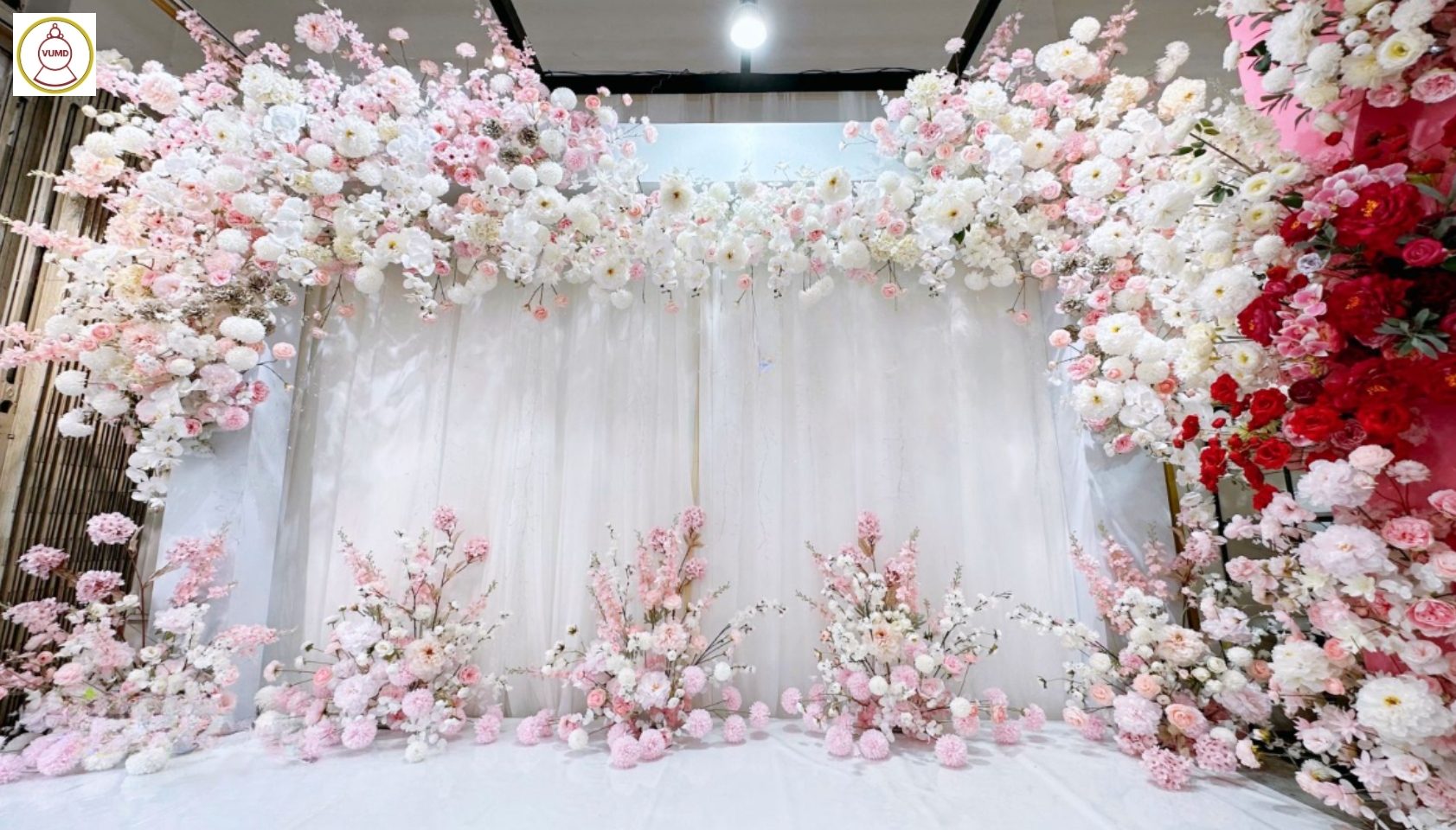 Background đám cưới tại nhà đẹp