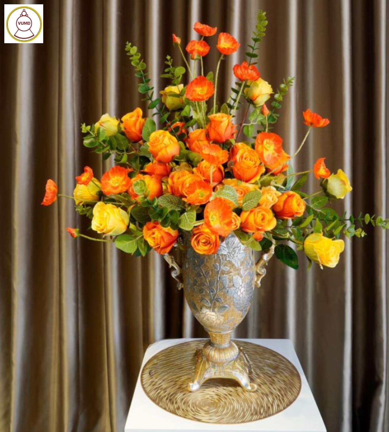 Bình hoa trang trí sang trọng cho ngày tết