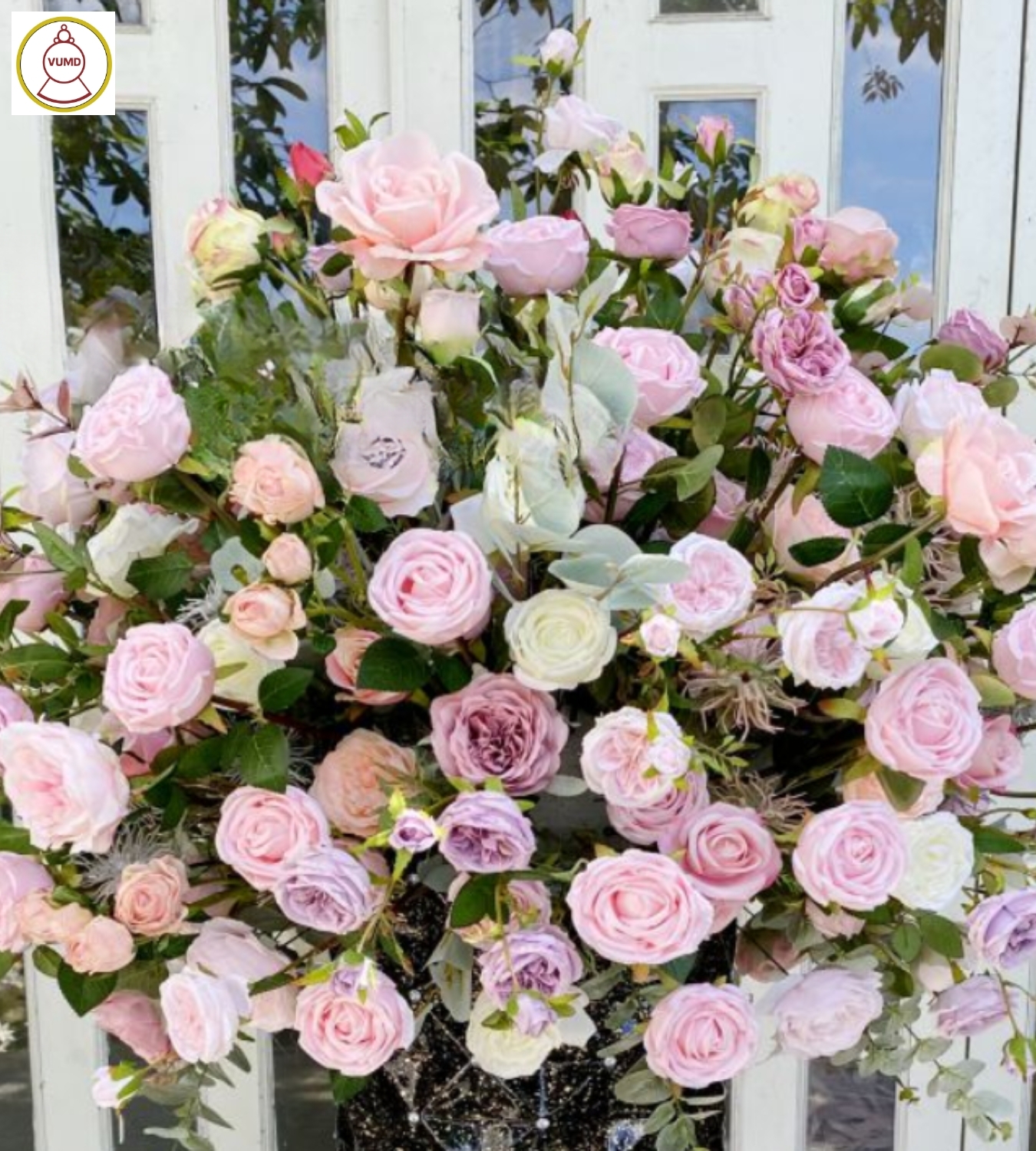 Bình hoa trang trí khách sạn: Sự tinh tế khi chào đón khách