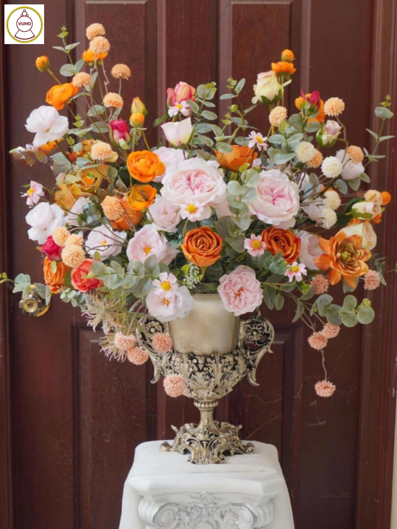 Bình hoa trang trí phòng khách đẹp