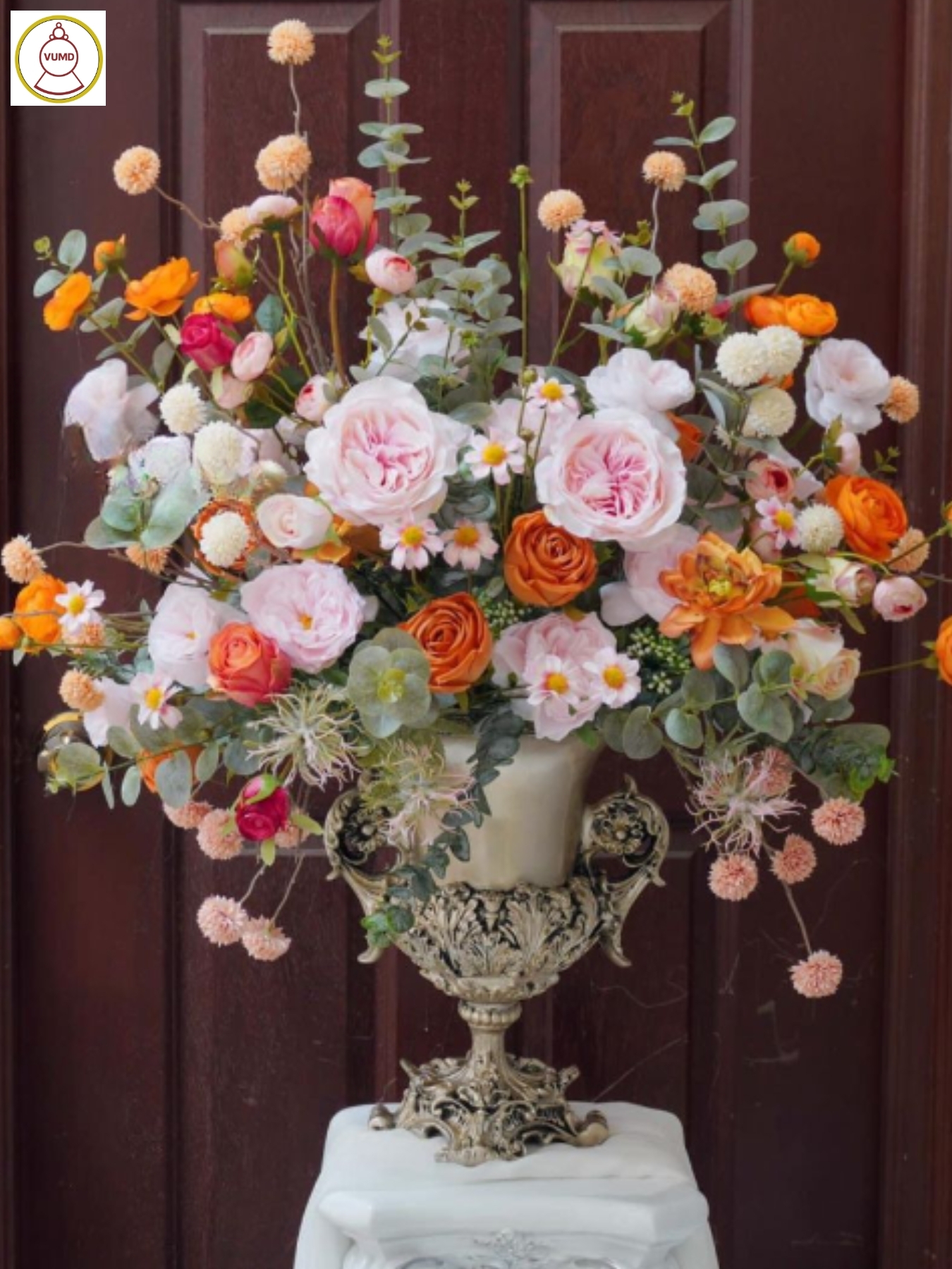 Bình hoa trang trí phòng khách đẹp