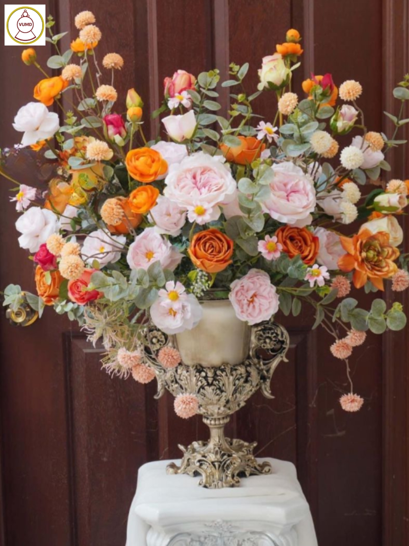 Bình hoa trang trí phòng khách đẹp