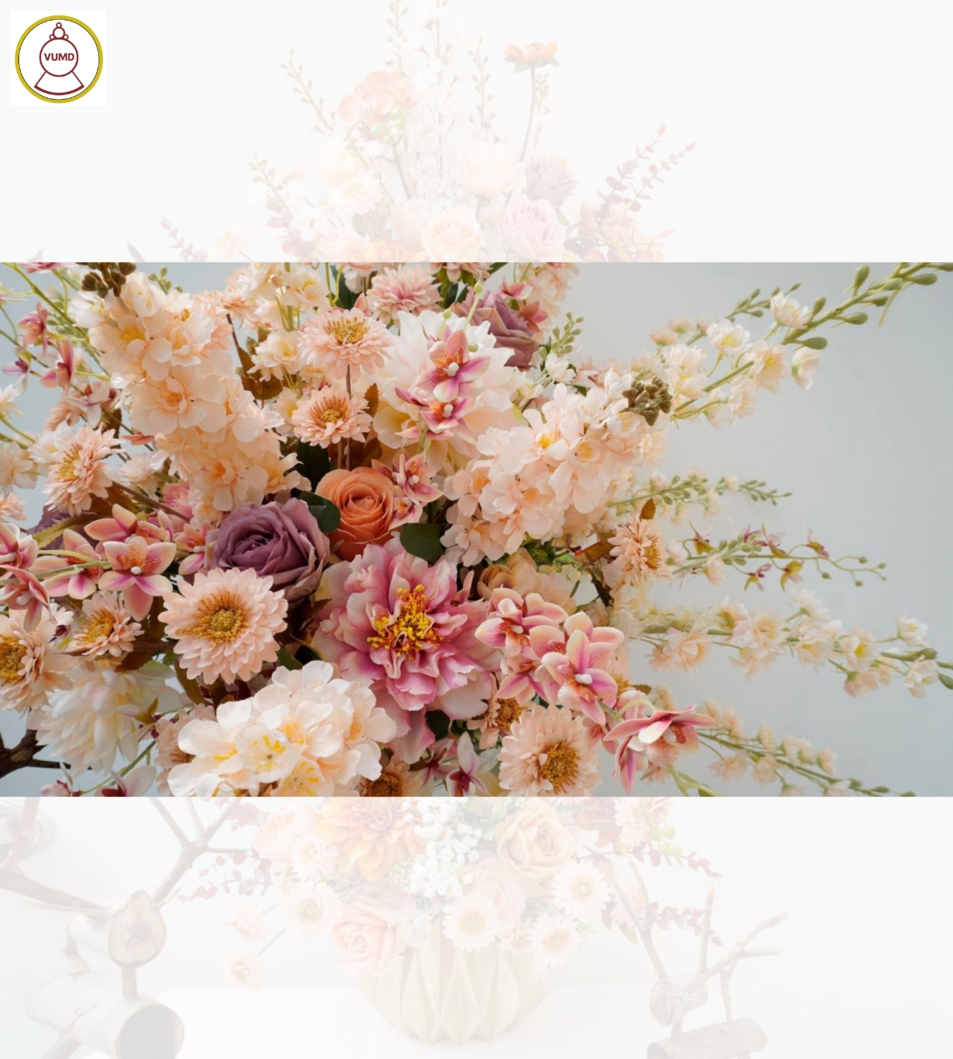 Bình hoa trang trí phòng khách tinh tế