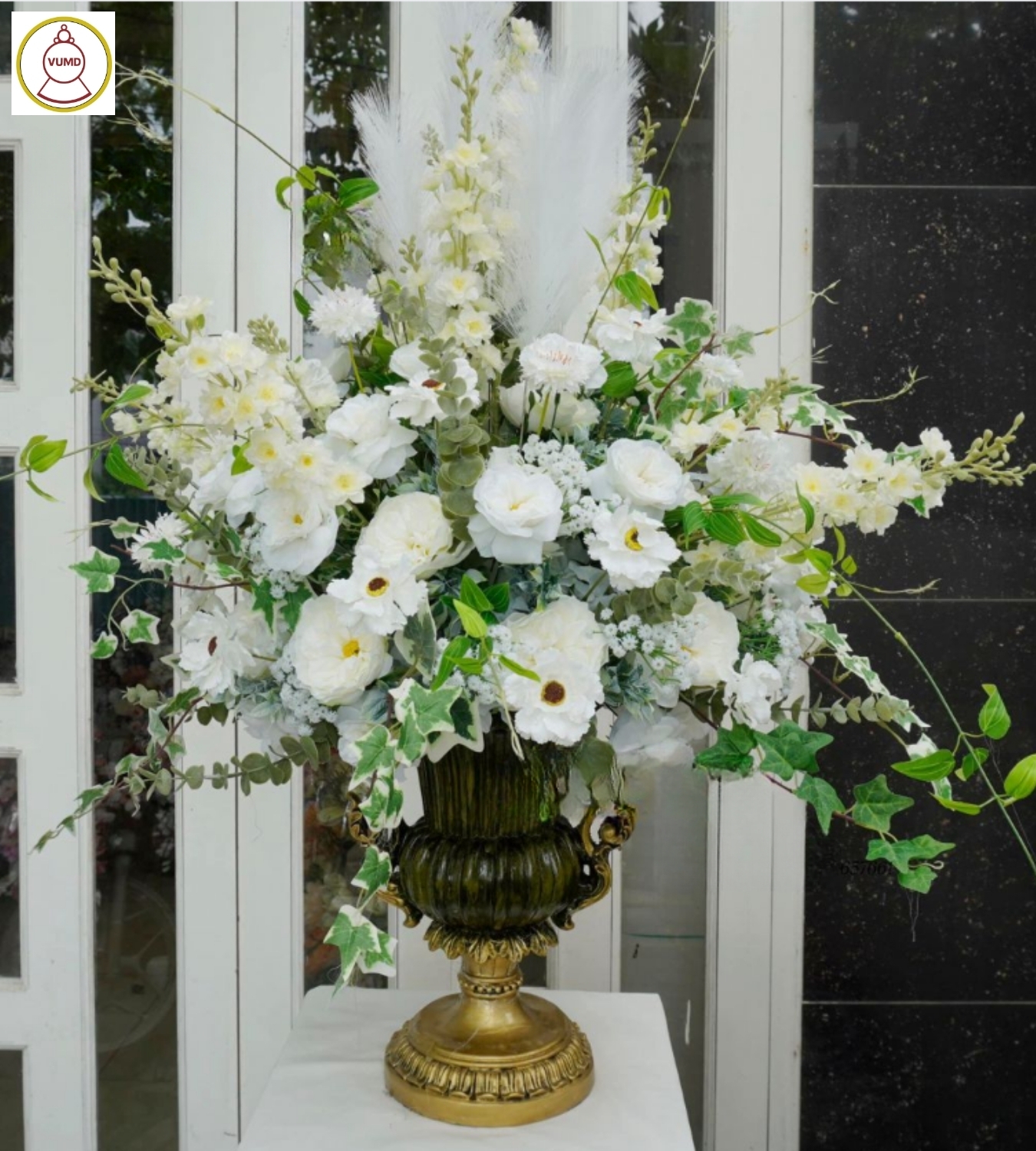 Bình hoa trang trí hot 2024