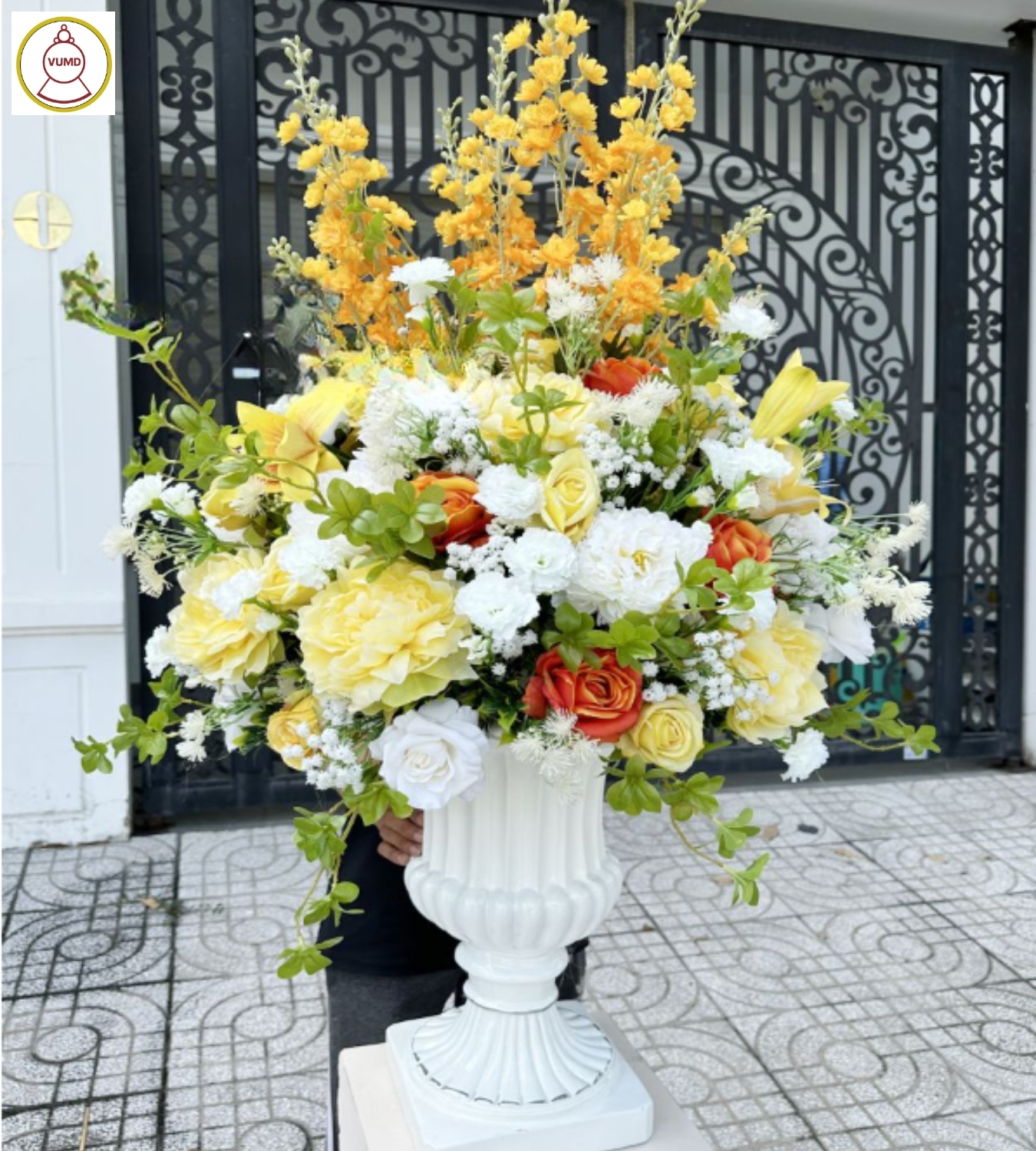 Bình hoa trang trí phòng khách dịp tết