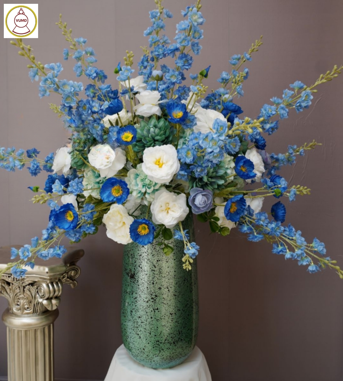 Bình hoa trang trí phong cách sang trọng