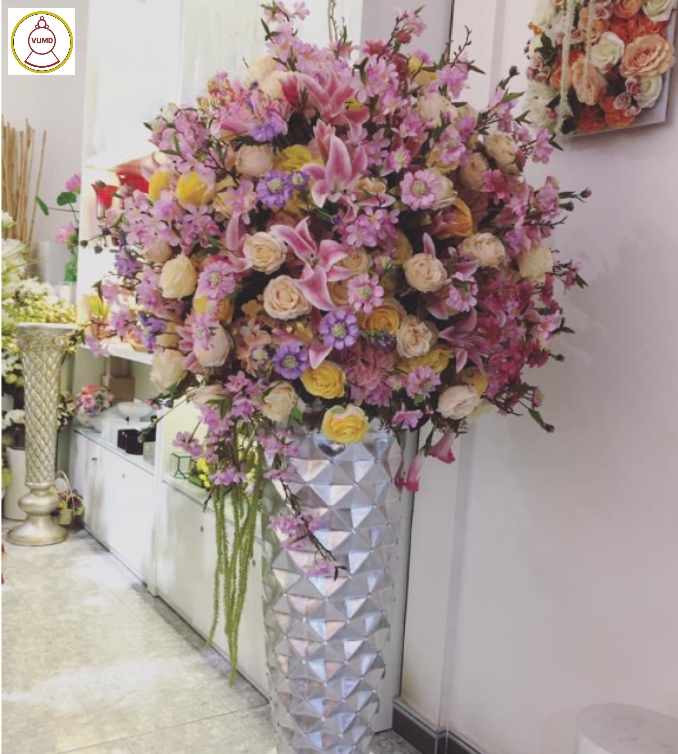 Bộ sưu tập bình hoa trang trí đẹp 2024