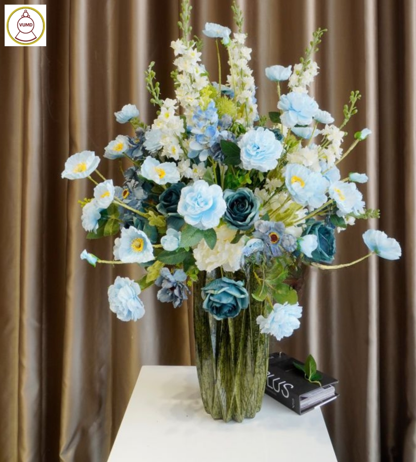 Bình hoa trang trí hồng xanh coban