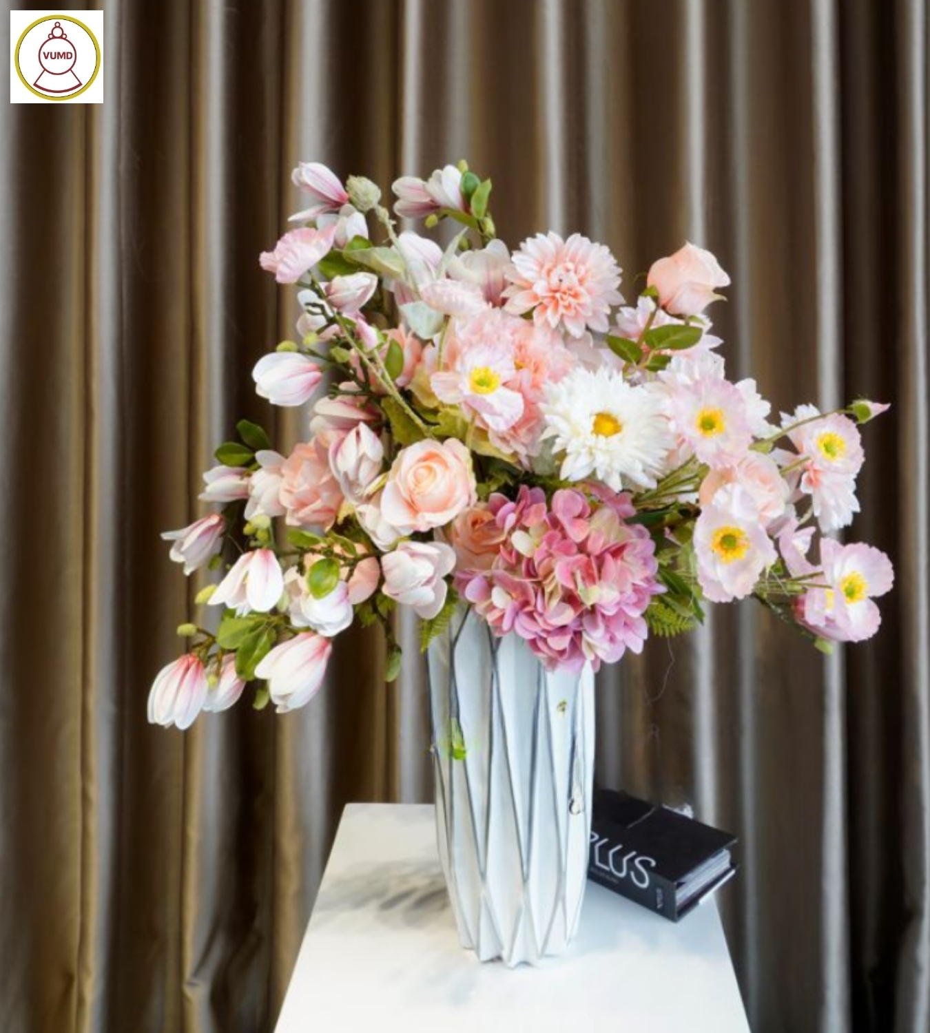 Bình hoa trang trí ngọc lan cao cấp