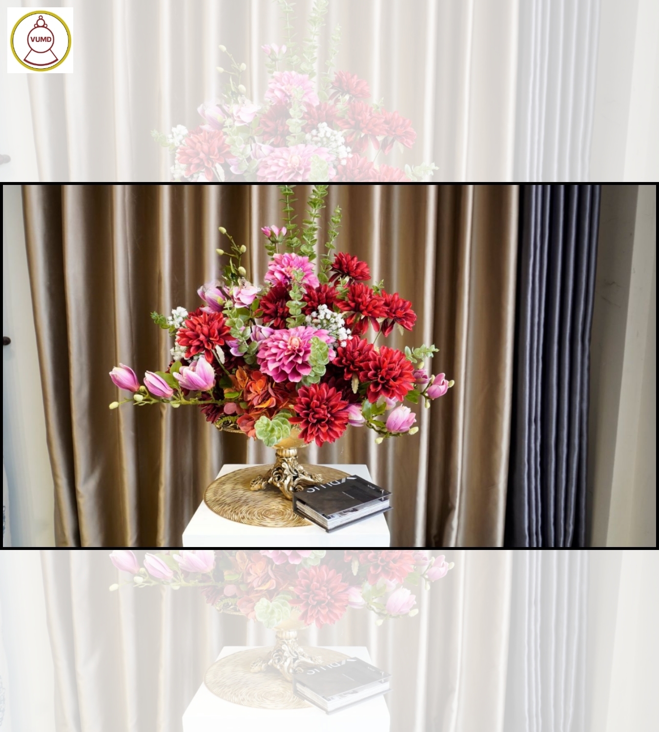 Bình hoa trang trí thược dược đỏ