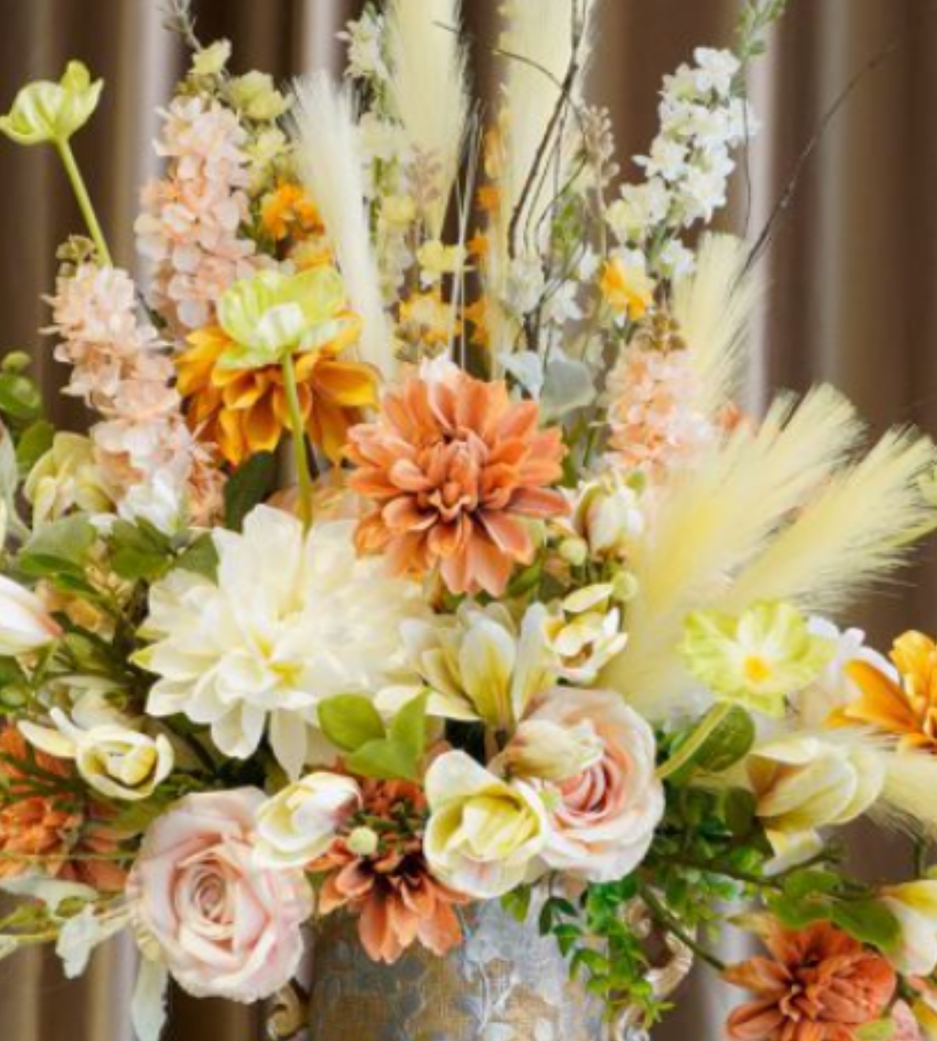 Bình hoa trang trí thược dược kem nâu