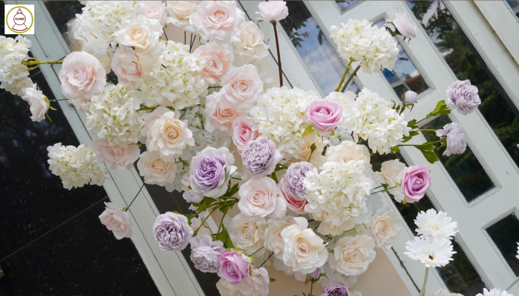 Cổng hoa đám cưới màu hồng