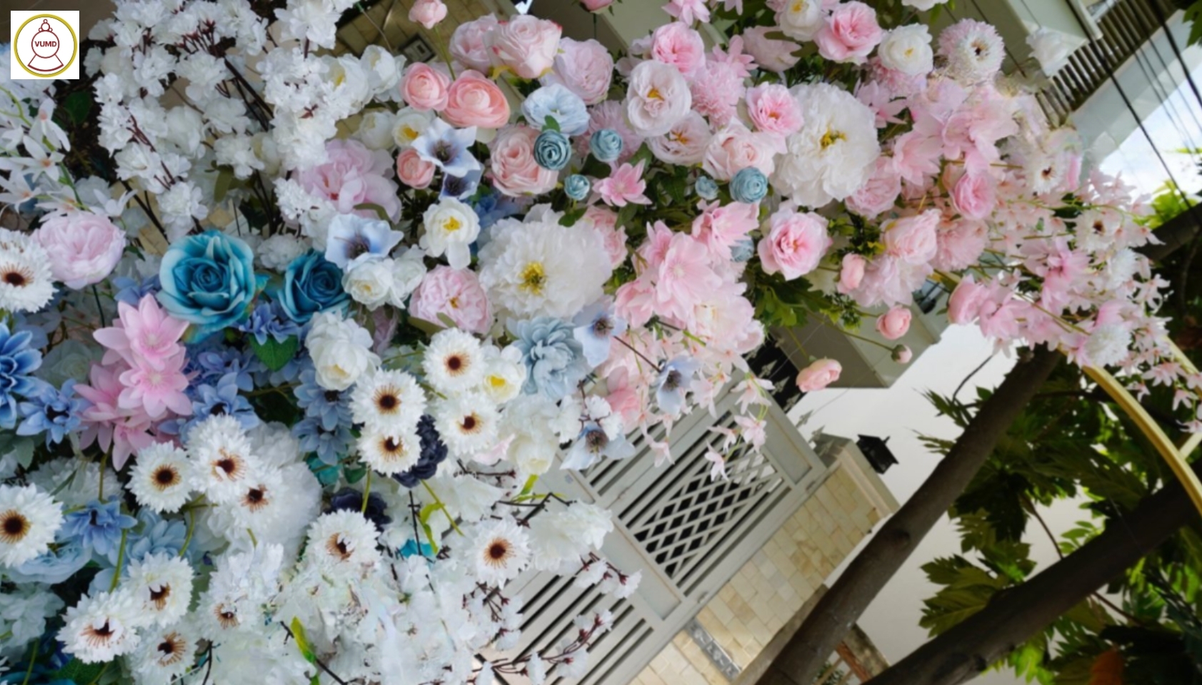 Cổng hoa đám cưới xanh dương