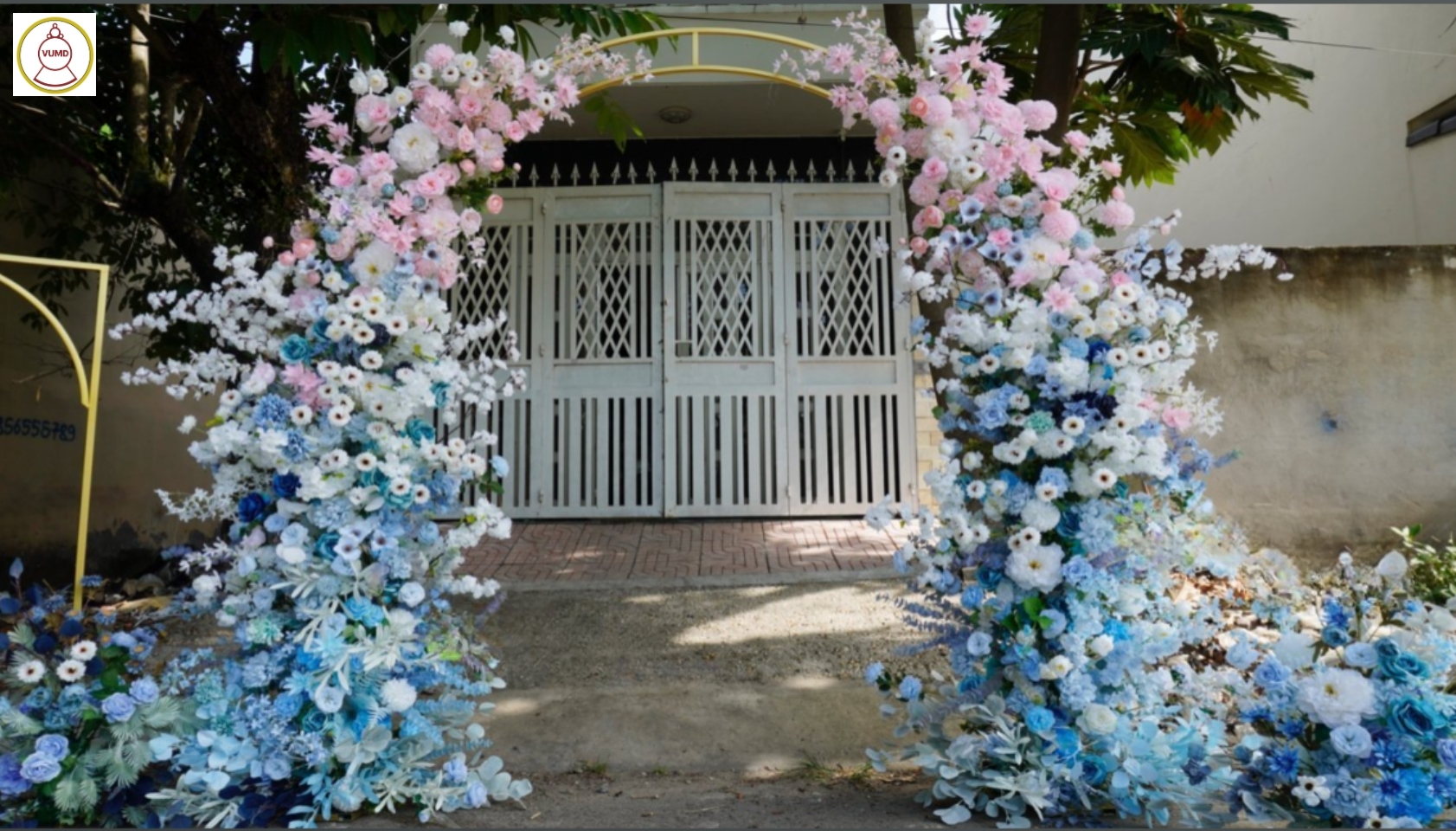 Cổng hoa đám cưới xanh dương