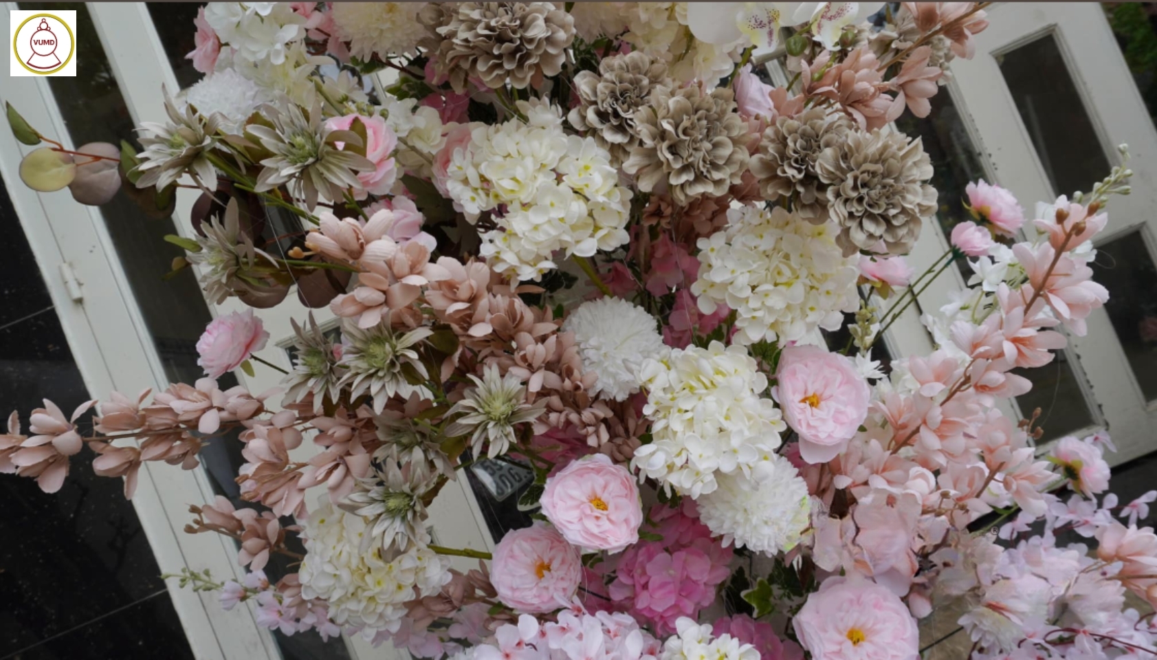 Cổng hoa đám cưới hồng cao cấp