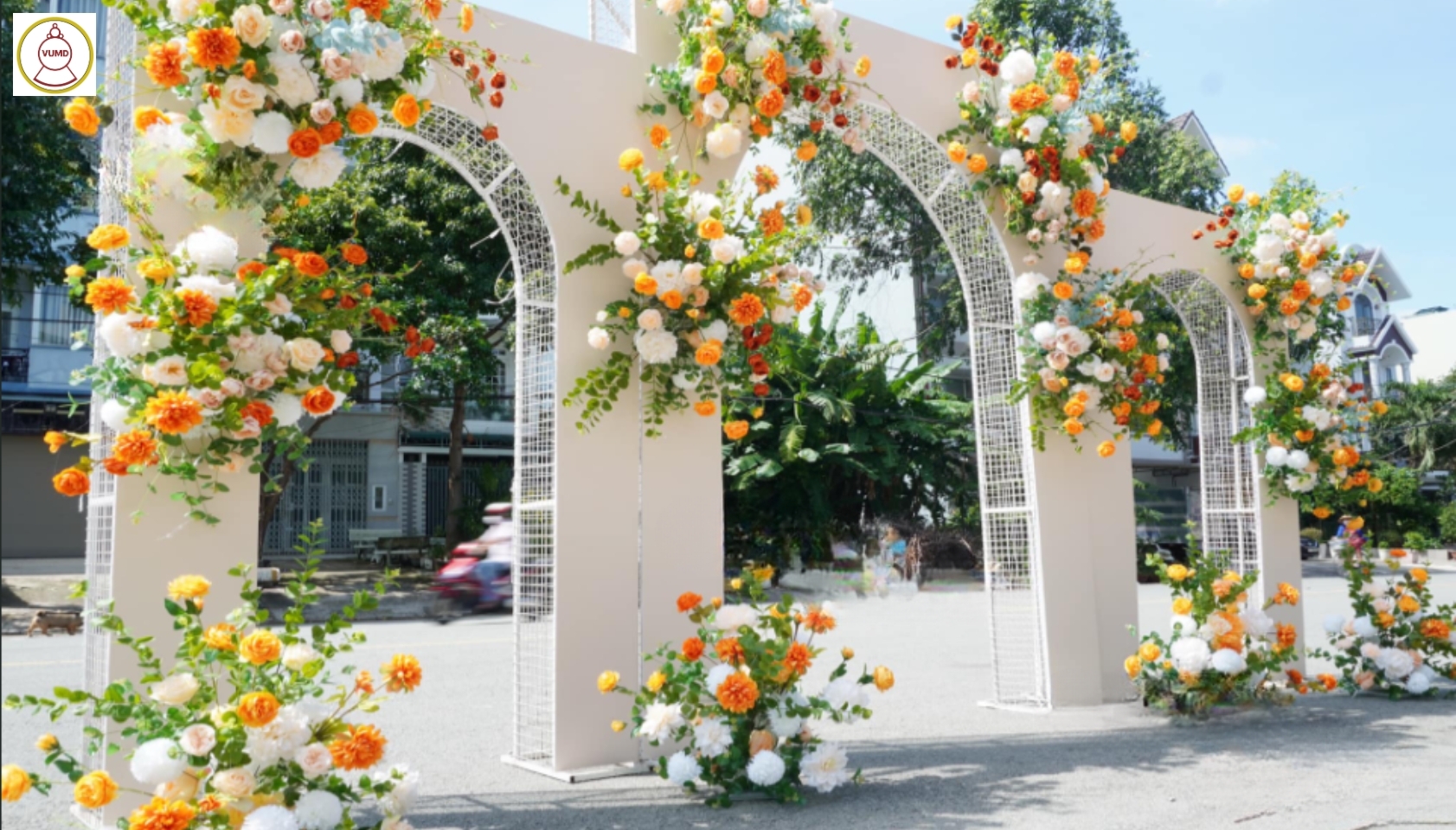 Cổng hoa đám cưới phù hợp mọi không gian