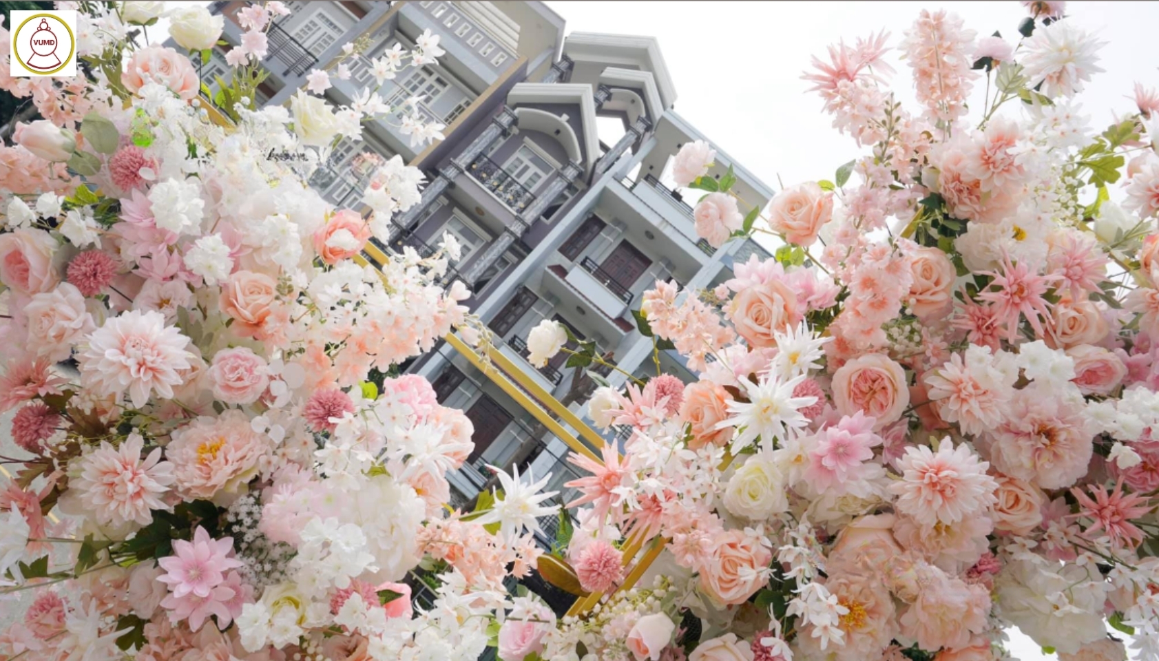 Cổng hoa đám cưới tông hồng hot