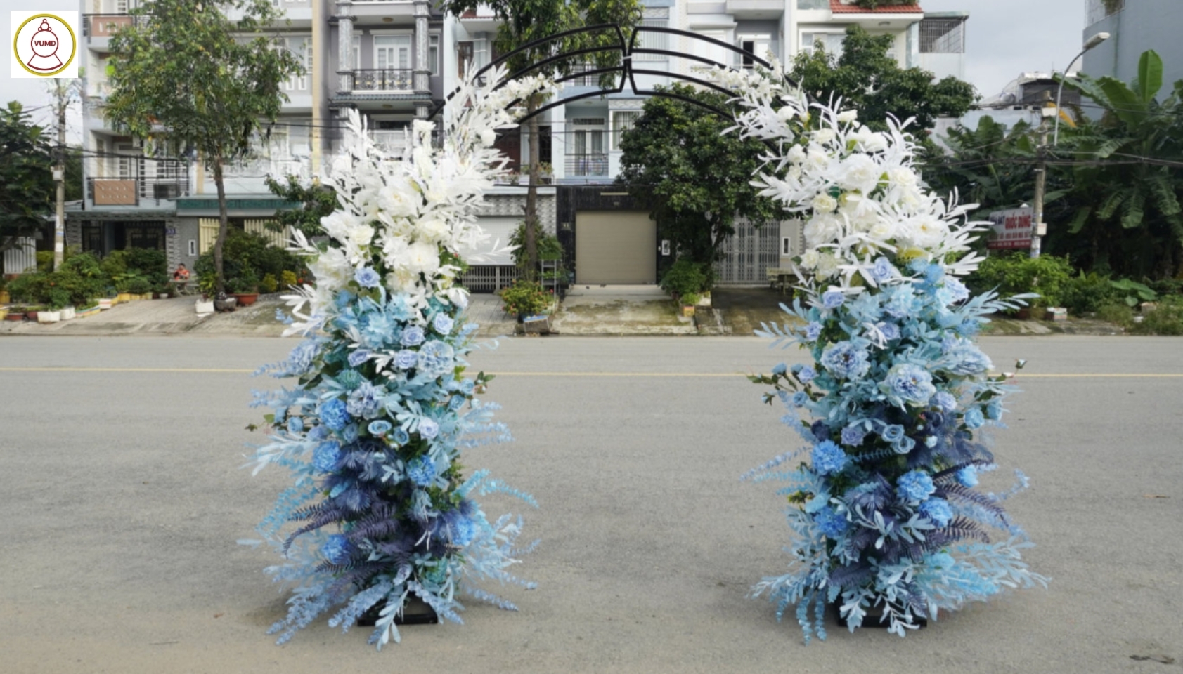 Cổng chuyển màu xanh dương