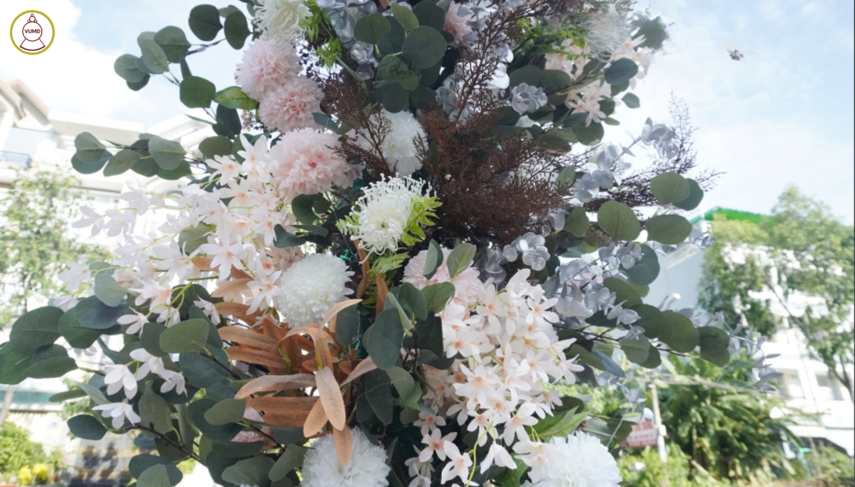 Cổng hoa đám cưới tông nâu xanh