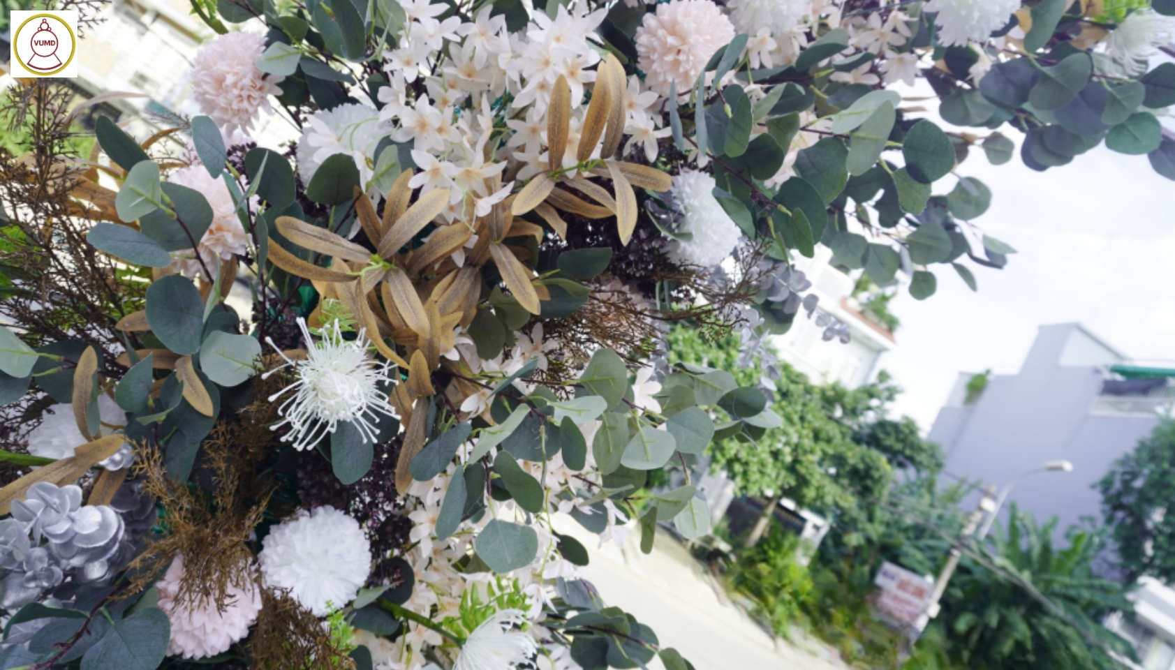 Cổng hoa đám cưới tông nâu xanh