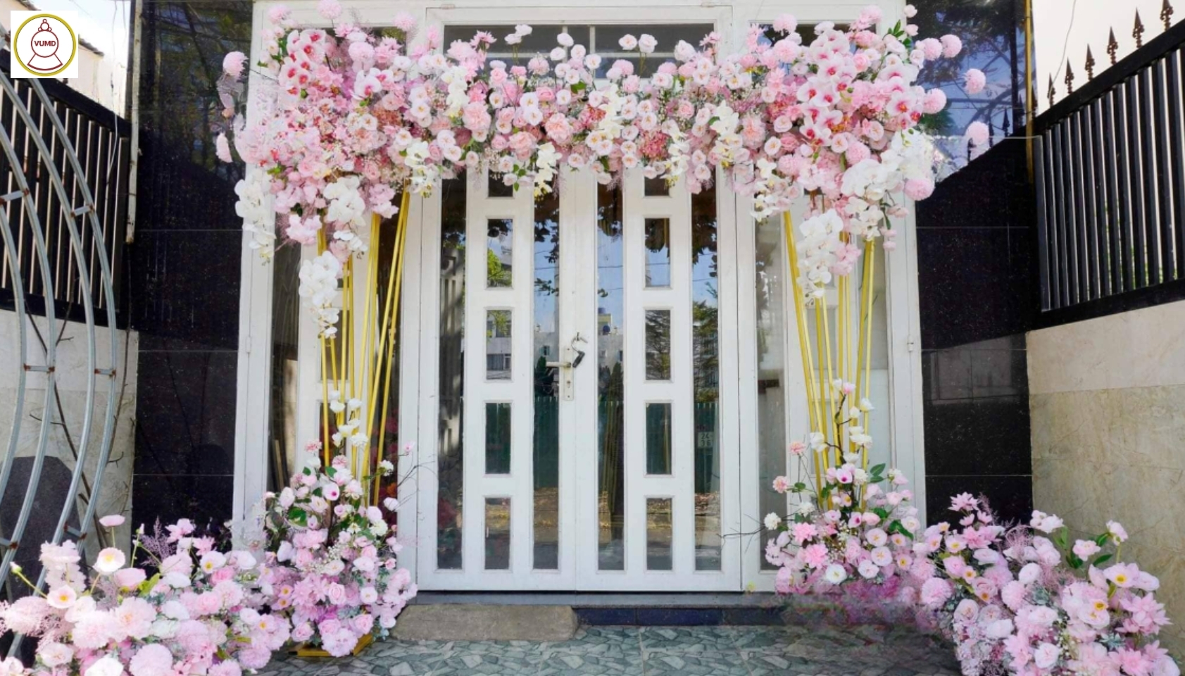 Cổng hoa tông hồng h1