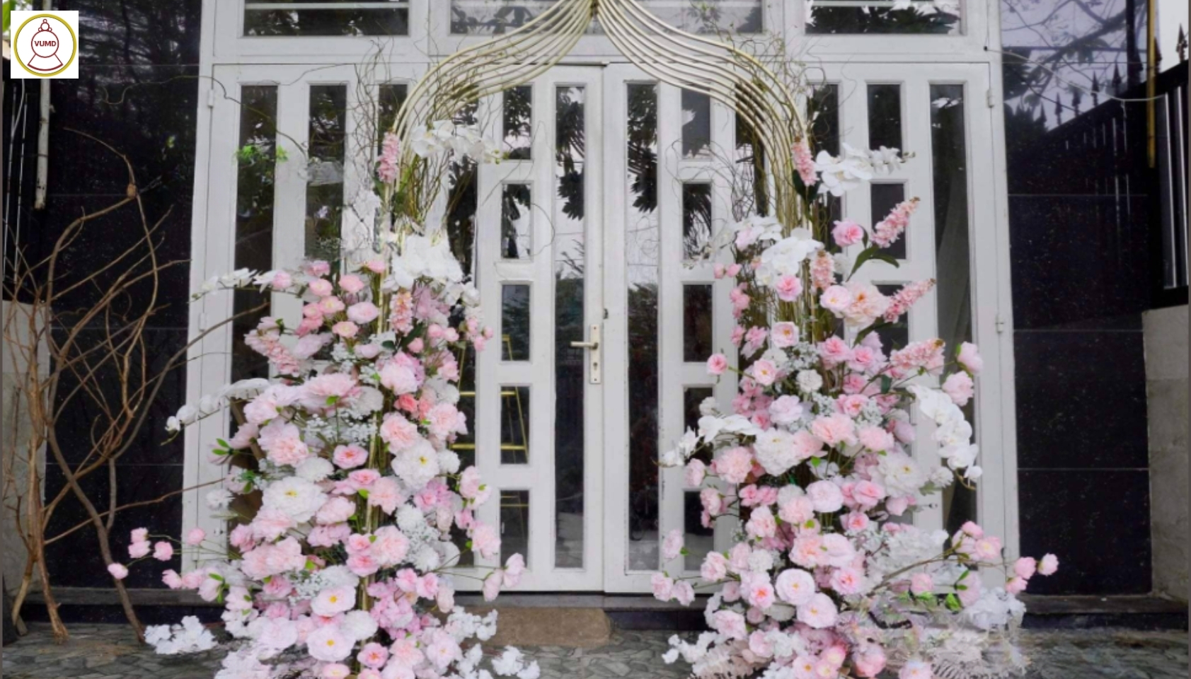 Cổng hoa tông hồng h1