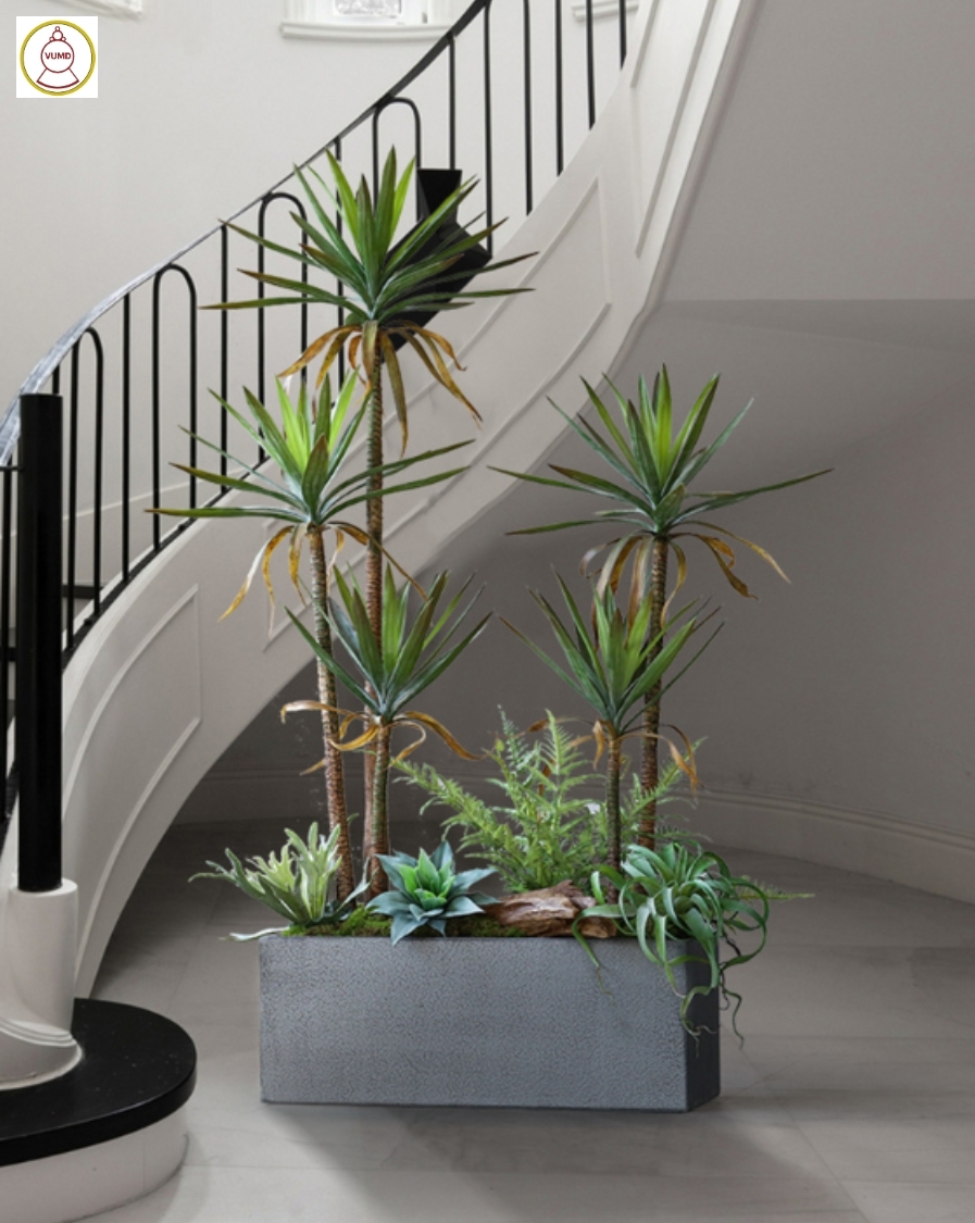 Cây giả trang trí hốc cầu thang