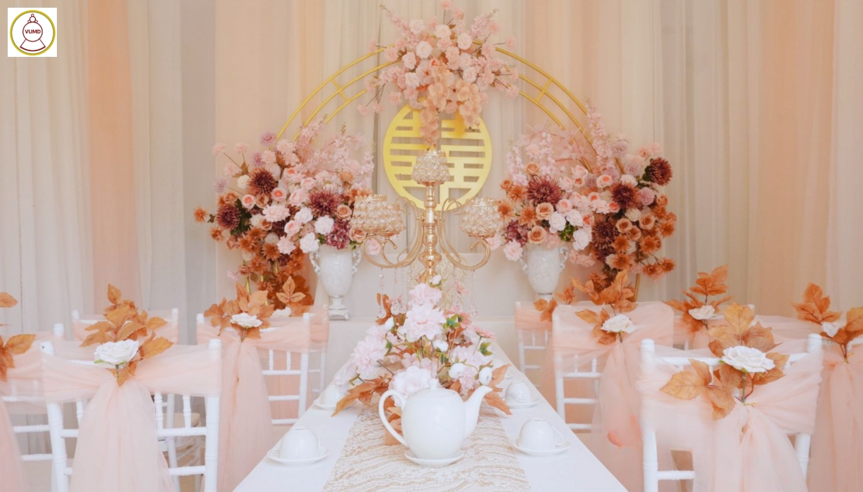 Gói trang trí bàn gia tiên hồng kem