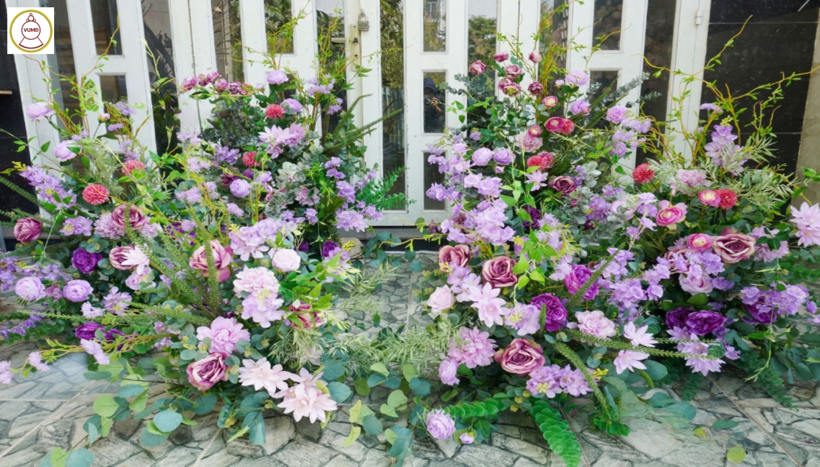 Hoa trang trí đám cưới, không gian nhà, studio xu hướng