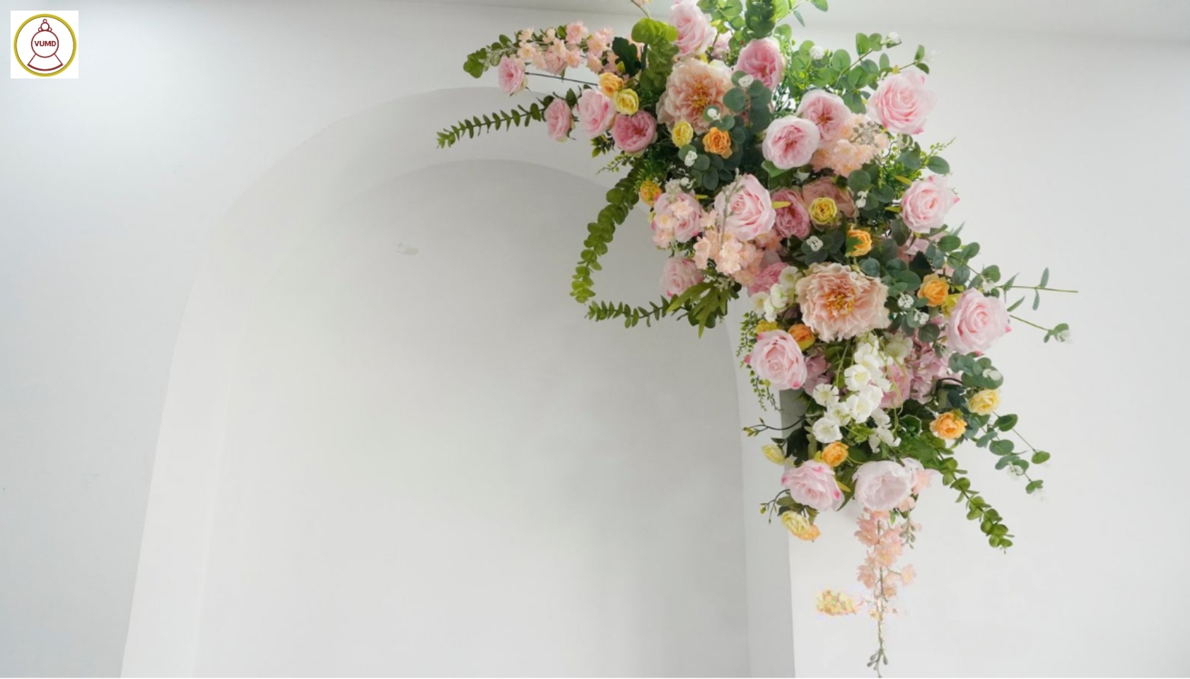 Line hoa treo trường làm đẹp nhà