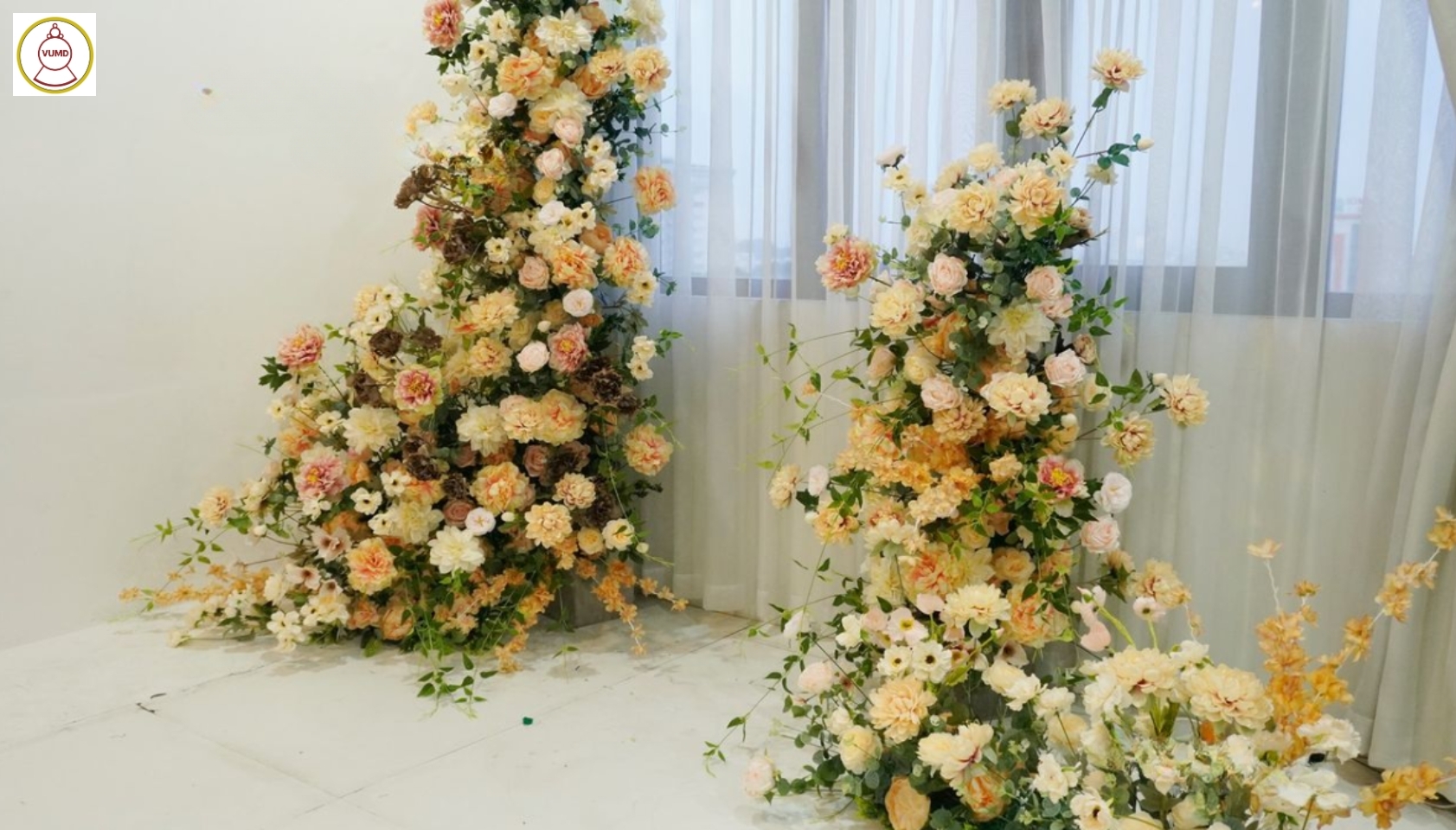 Cổng hoa trang trí nhà cửa