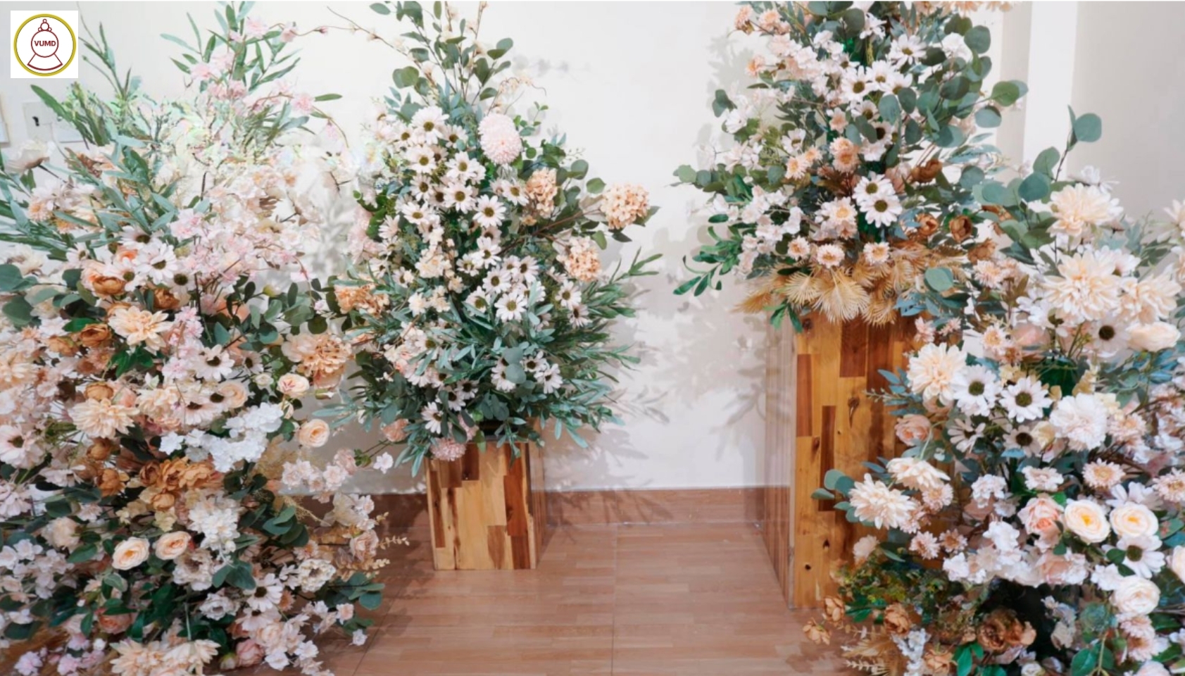 Mẫu hoa trang trí tiệc cưới đẹp