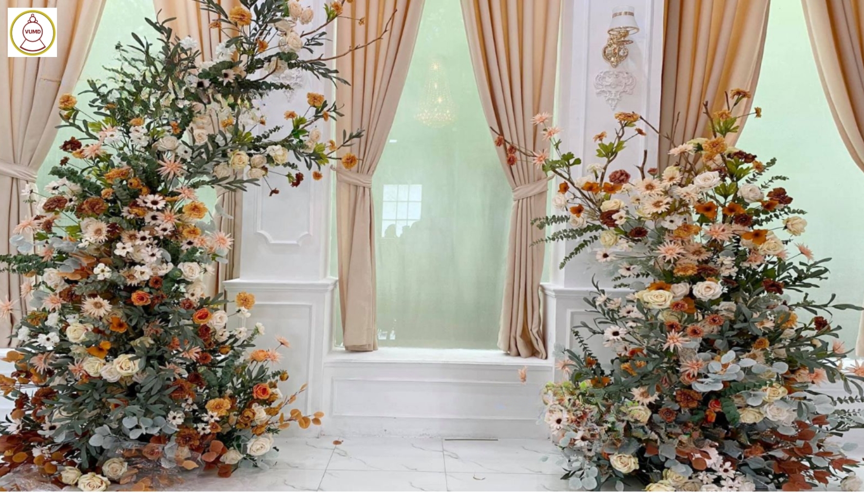 Mẫu hoa trang trí tiệc cưới xu hướng