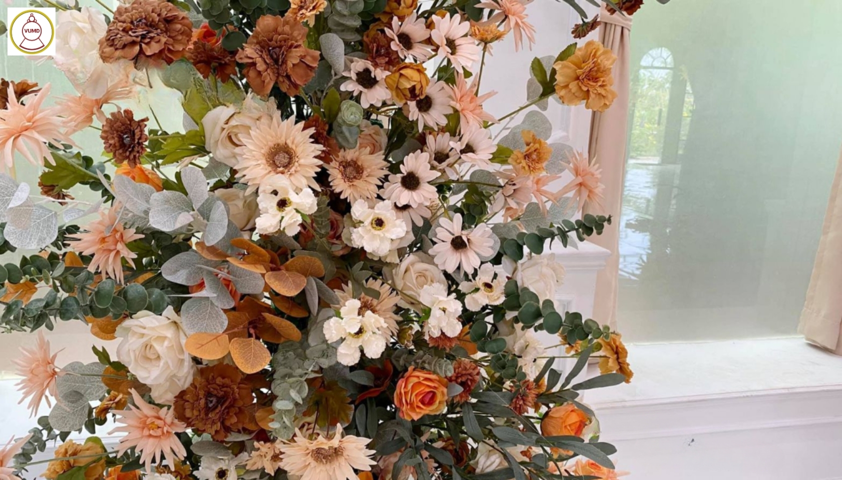 Mẫu hoa trang trí tiệc cưới xu hướng