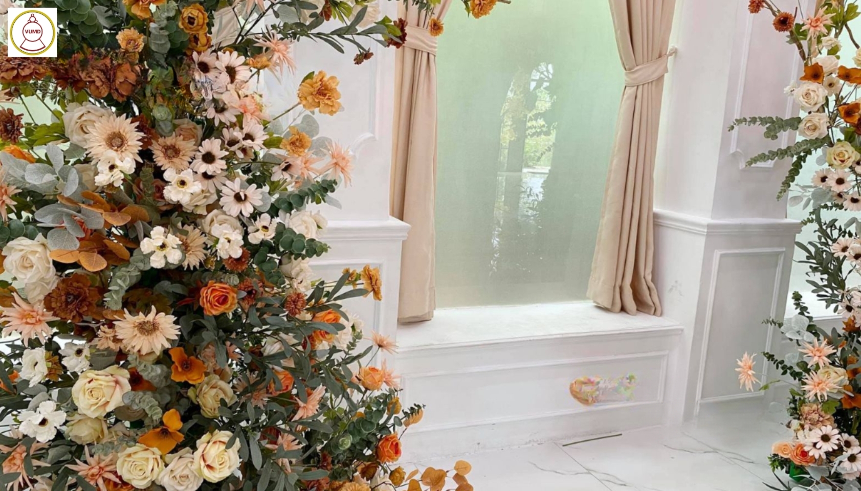 Mẫu hoa trang trí tiệc cưới xu hướng