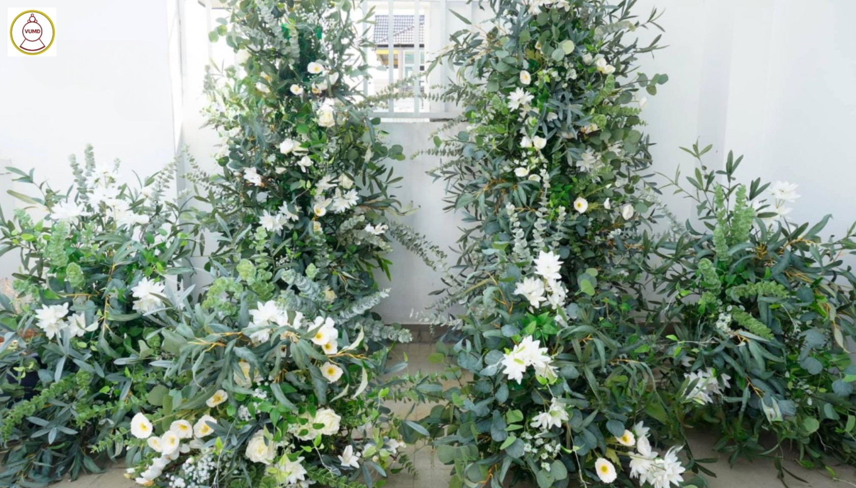 Mẫu hoa trang trí tiệc cưới hot 2024