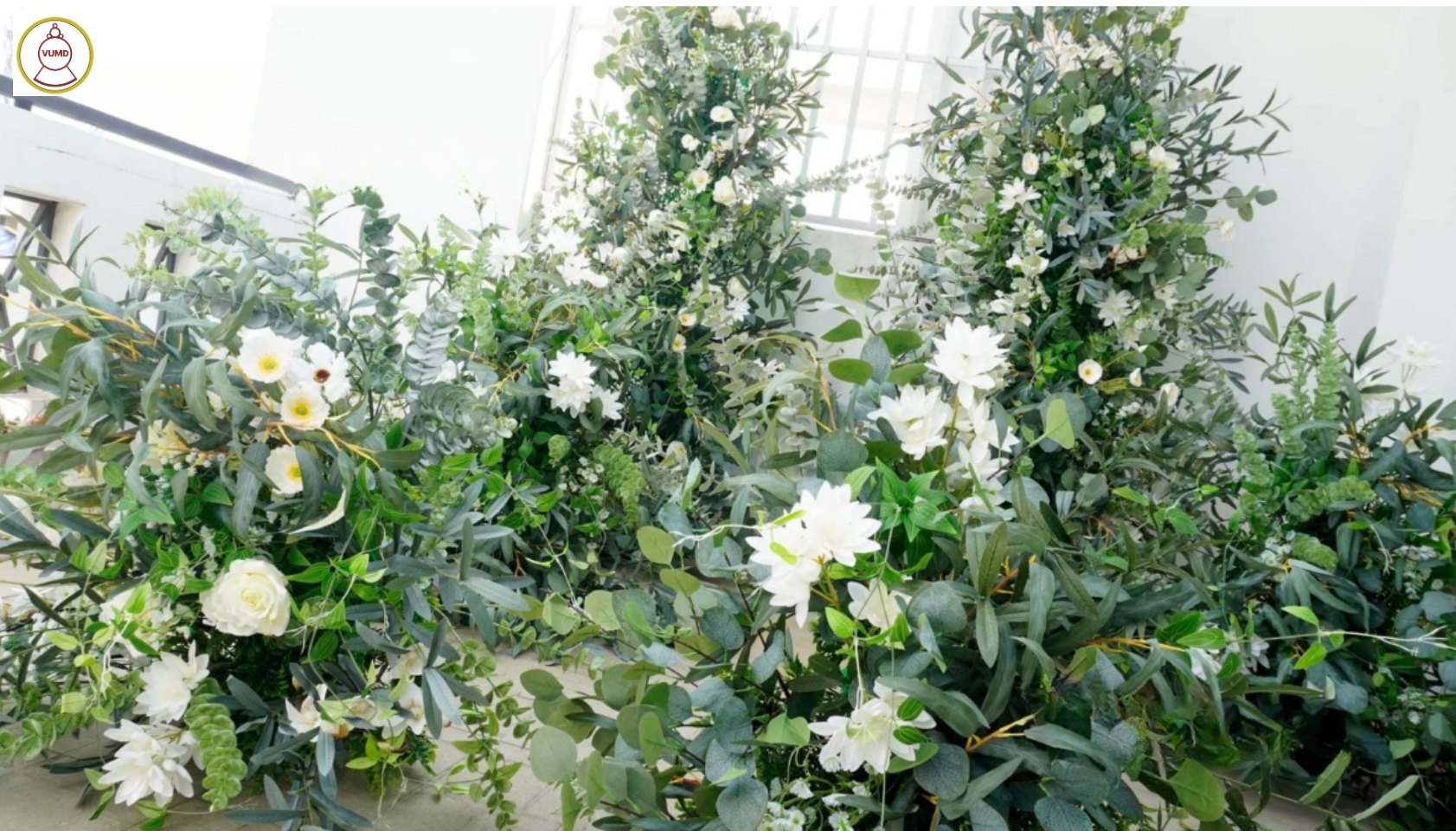 Mẫu hoa trang trí tiệc cưới hot 2024