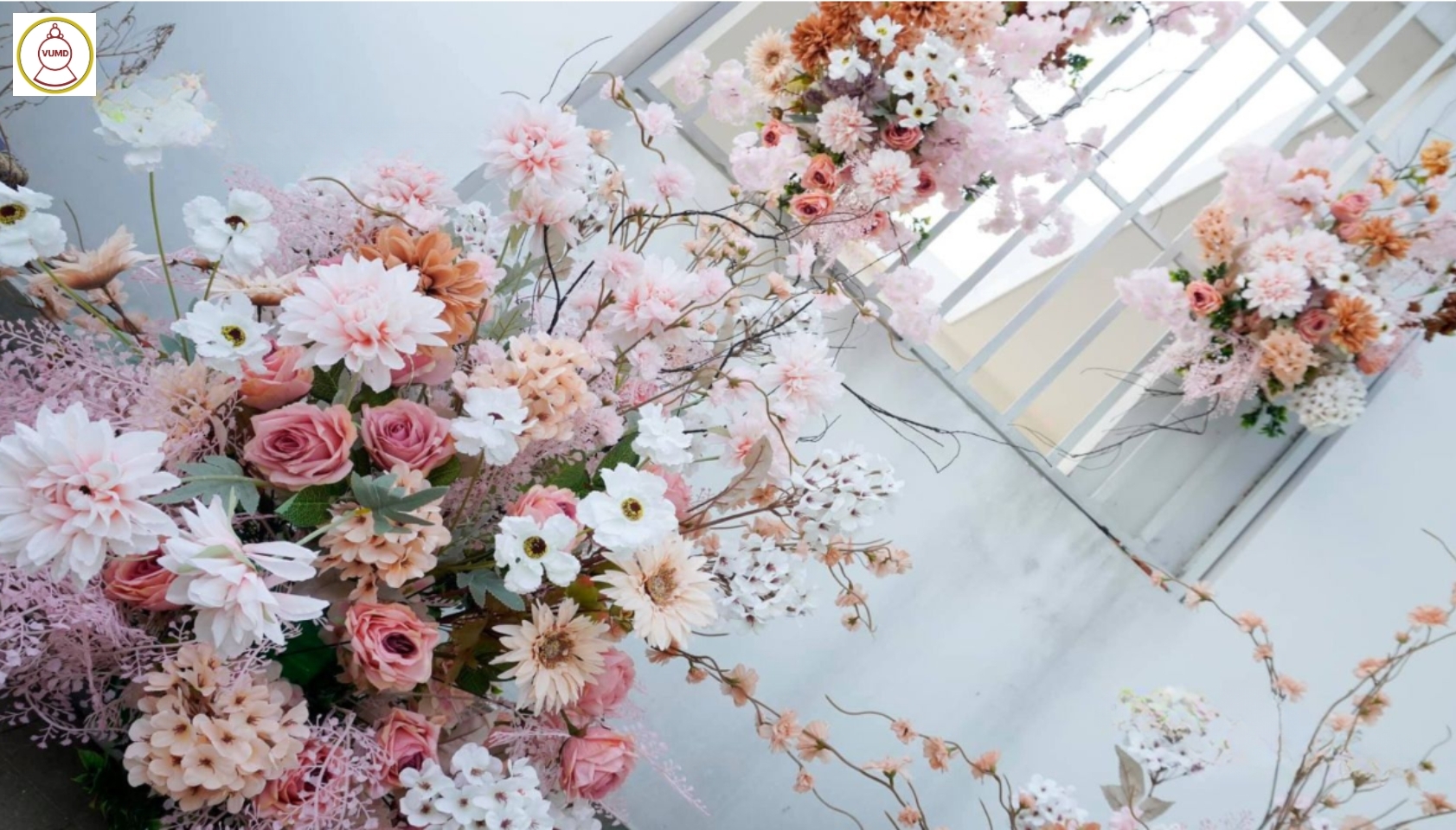 Mẫu hoa xu hướng trang trí không gian nhà, đám cưới