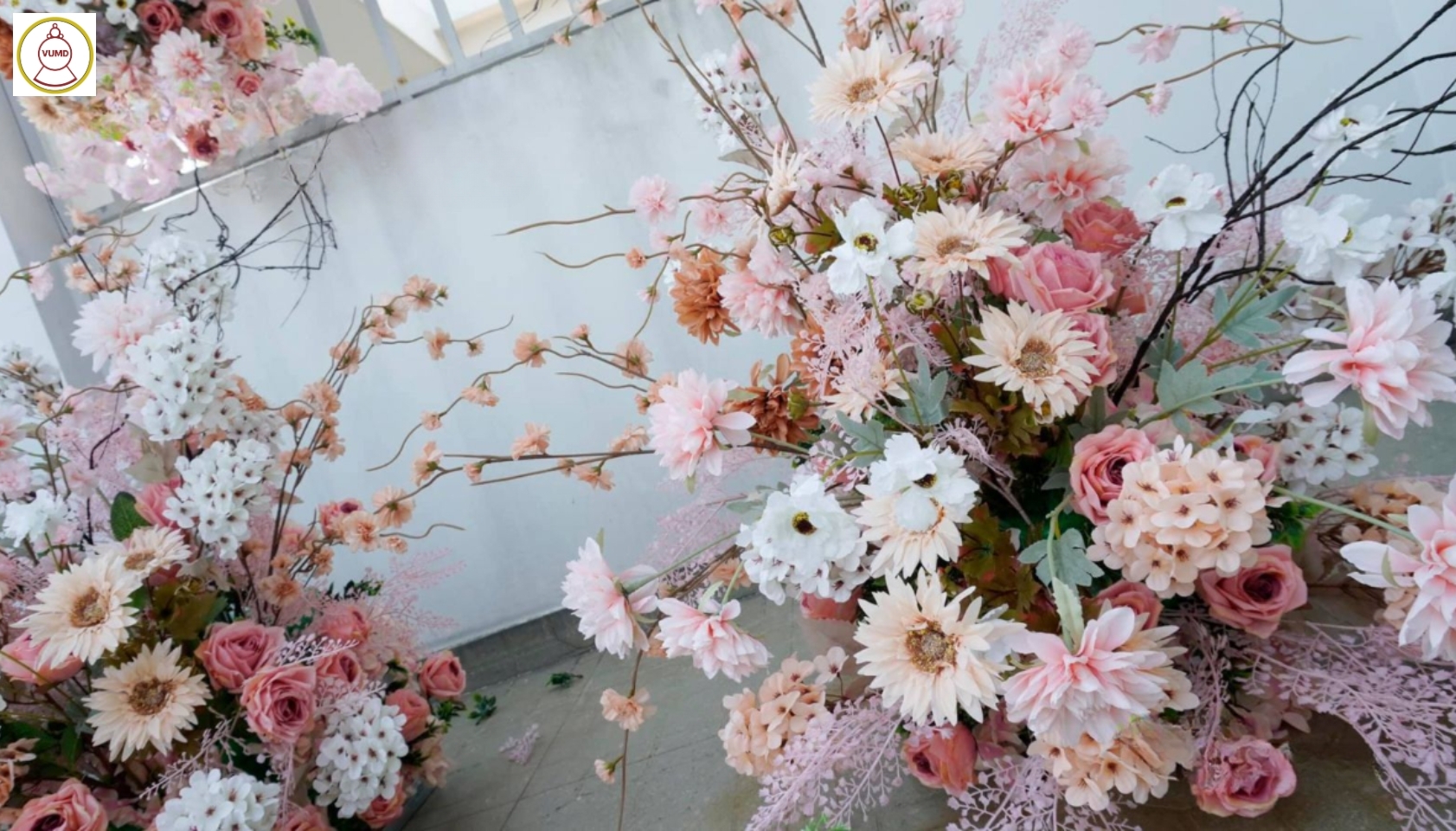 Mẫu hoa xu hướng trang trí không gian nhà, đám cưới