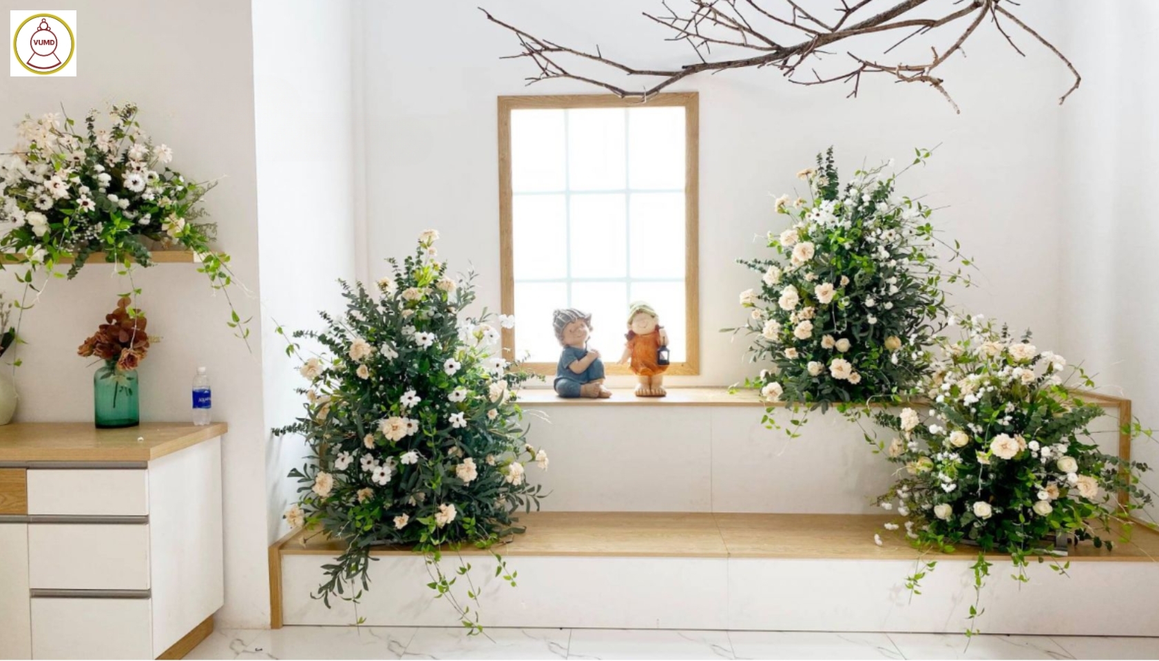 Mẫu hoa decor không gian quán cafe đẹp