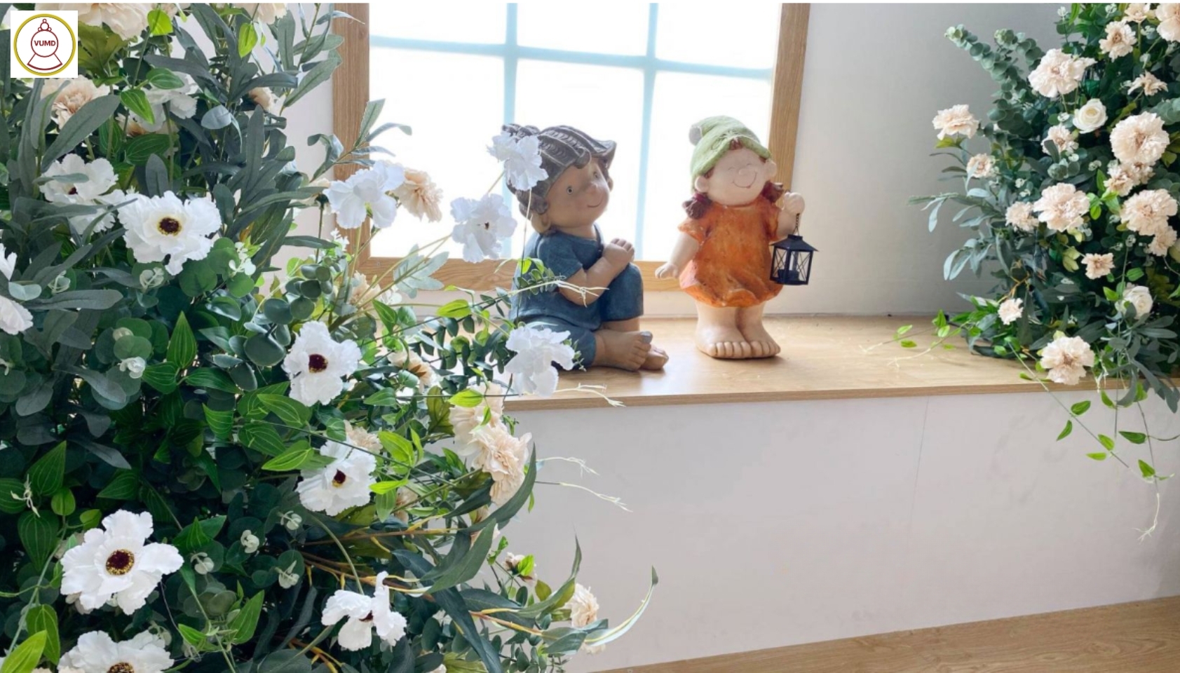 Mẫu hoa decor không gian quán cafe đẹp