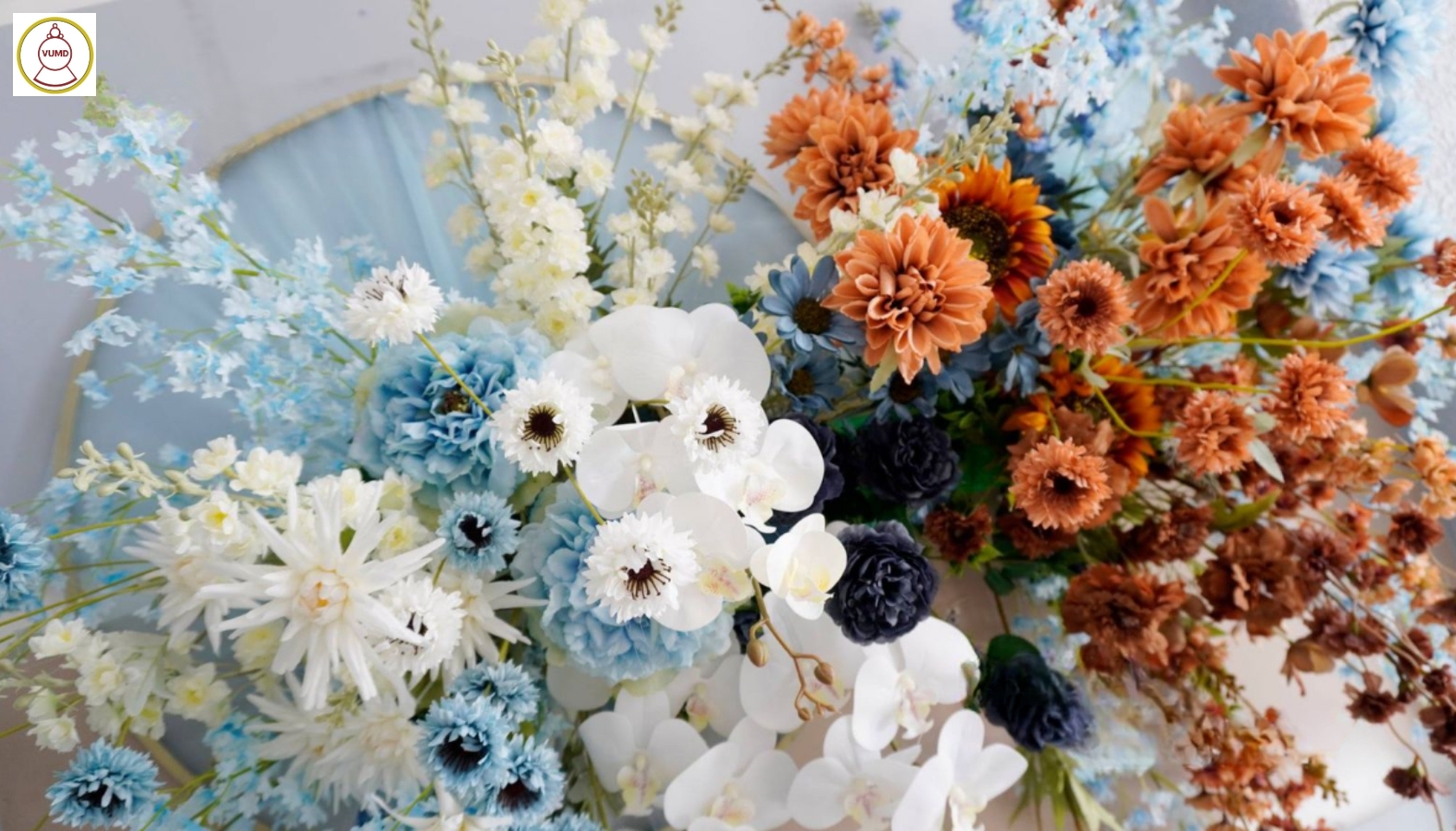 Chùm hoa 2 màu trang trí không gian đẹp