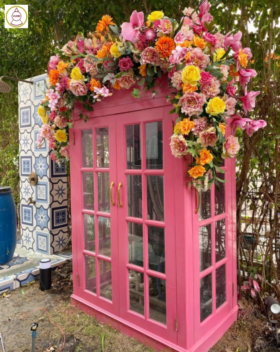 Hoa treo tường trang trí nhà cửa đẹp 2024