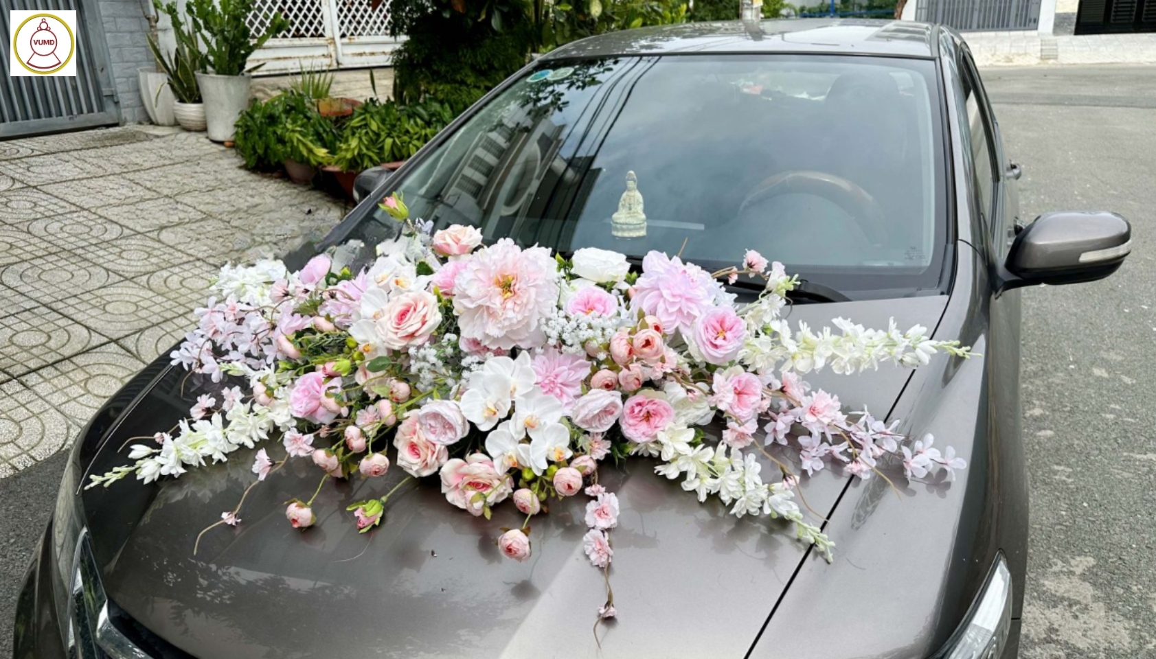 Hoa trang trí xe cưới đẹp