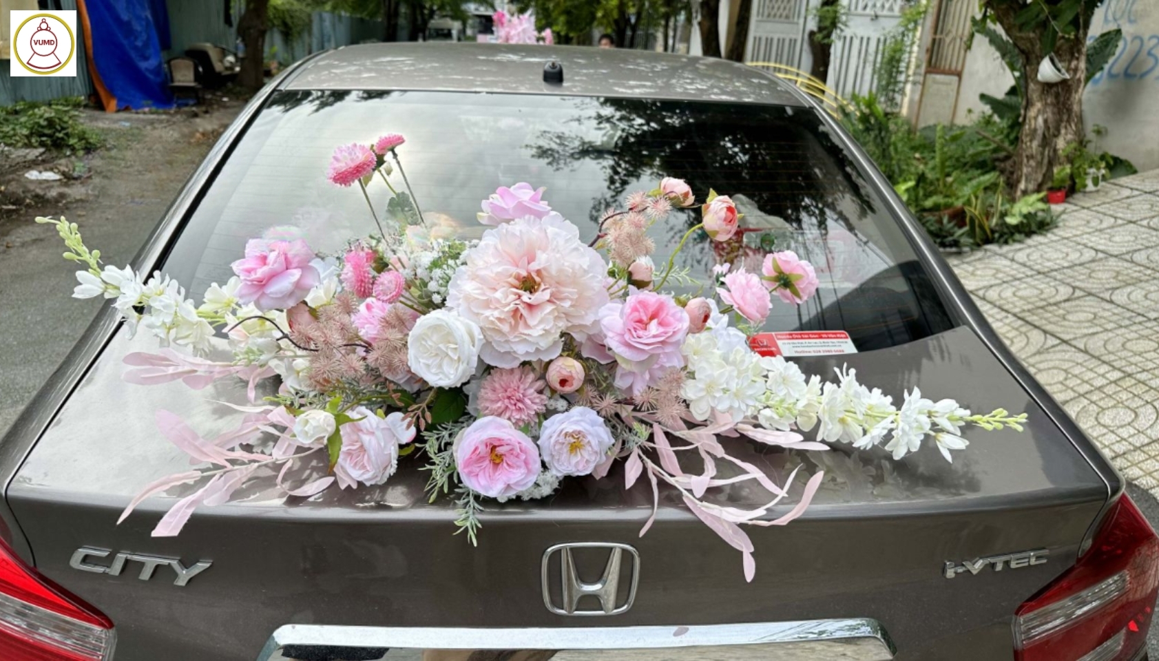 Hoa trang trí xe cưới đẹp