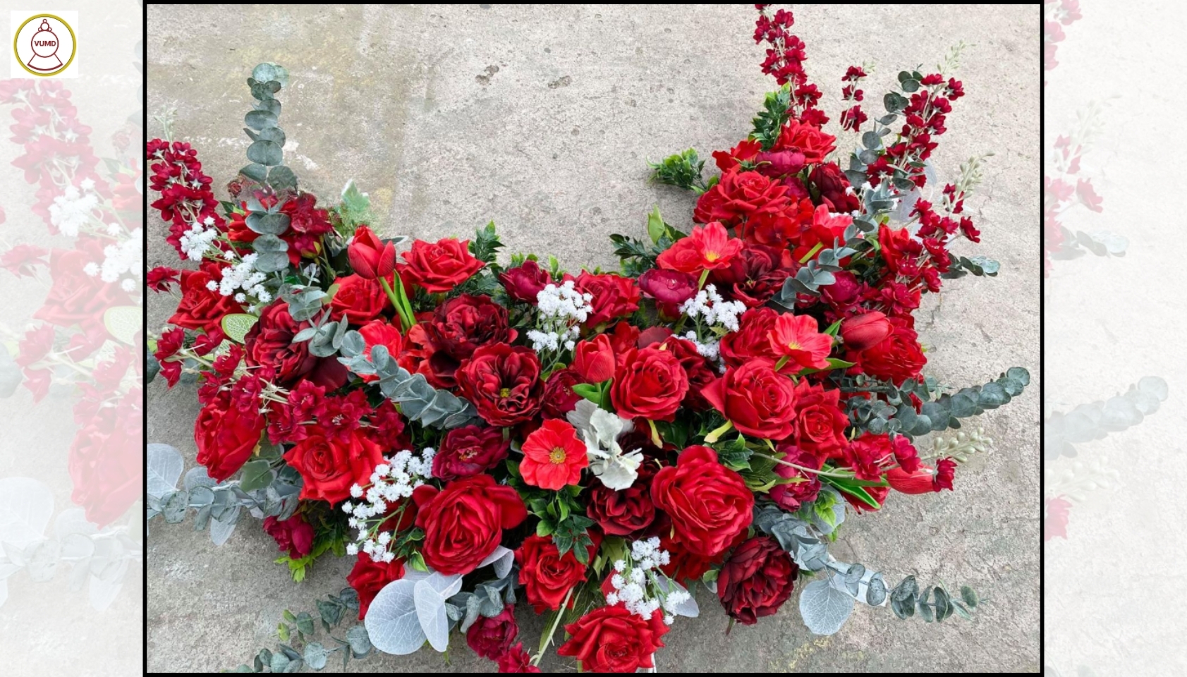 Hoa trang trí xe cưới đỏ tươi