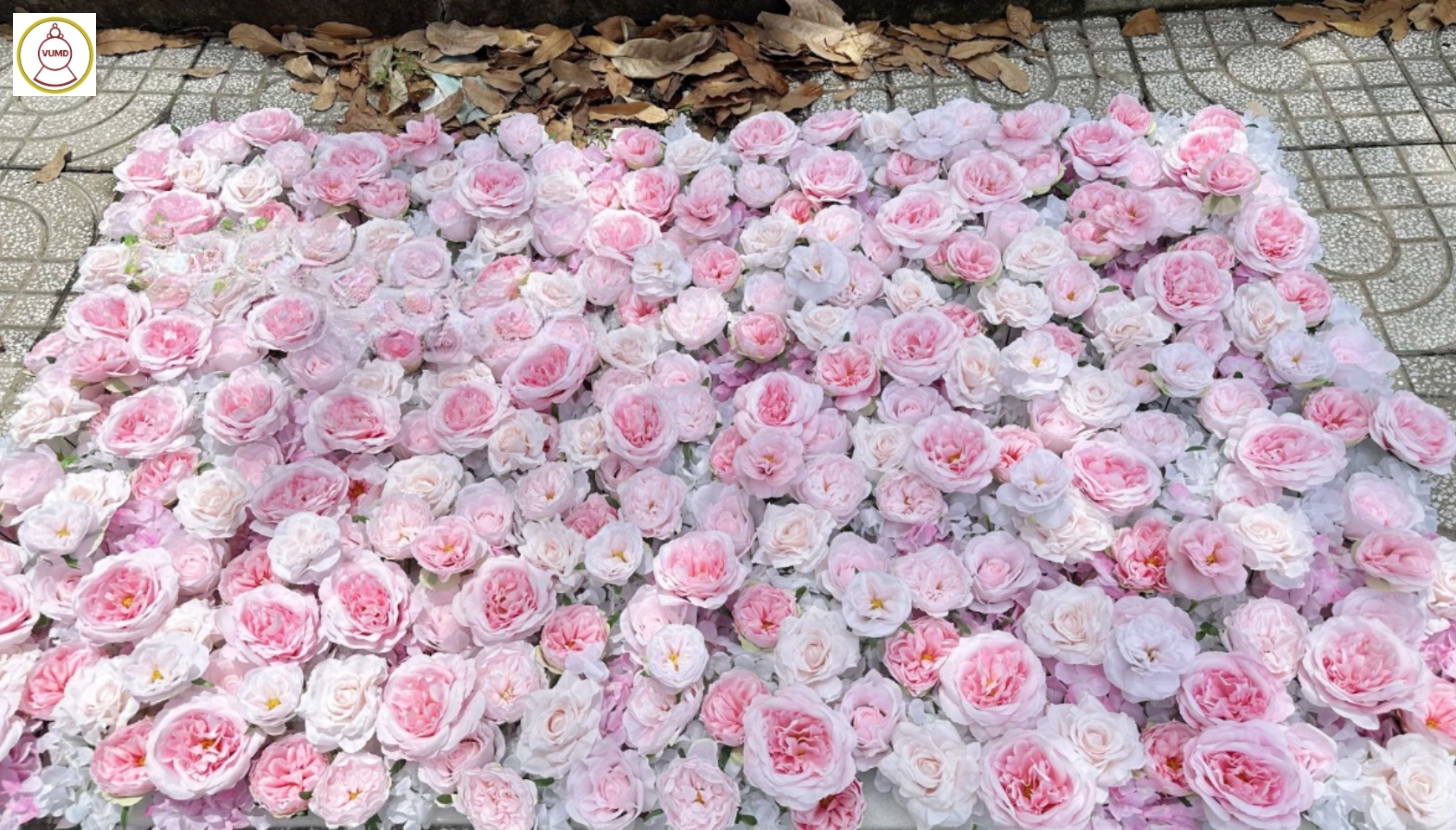 Hoa nhựa trang trí vách tường